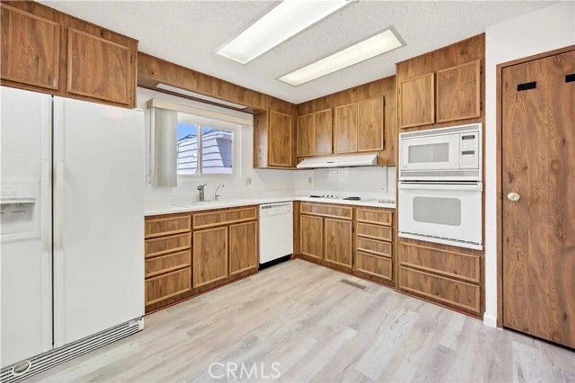 Property Slideshow image 11 of 34 | 2953 manzanita way, Hemet, CA, 92545