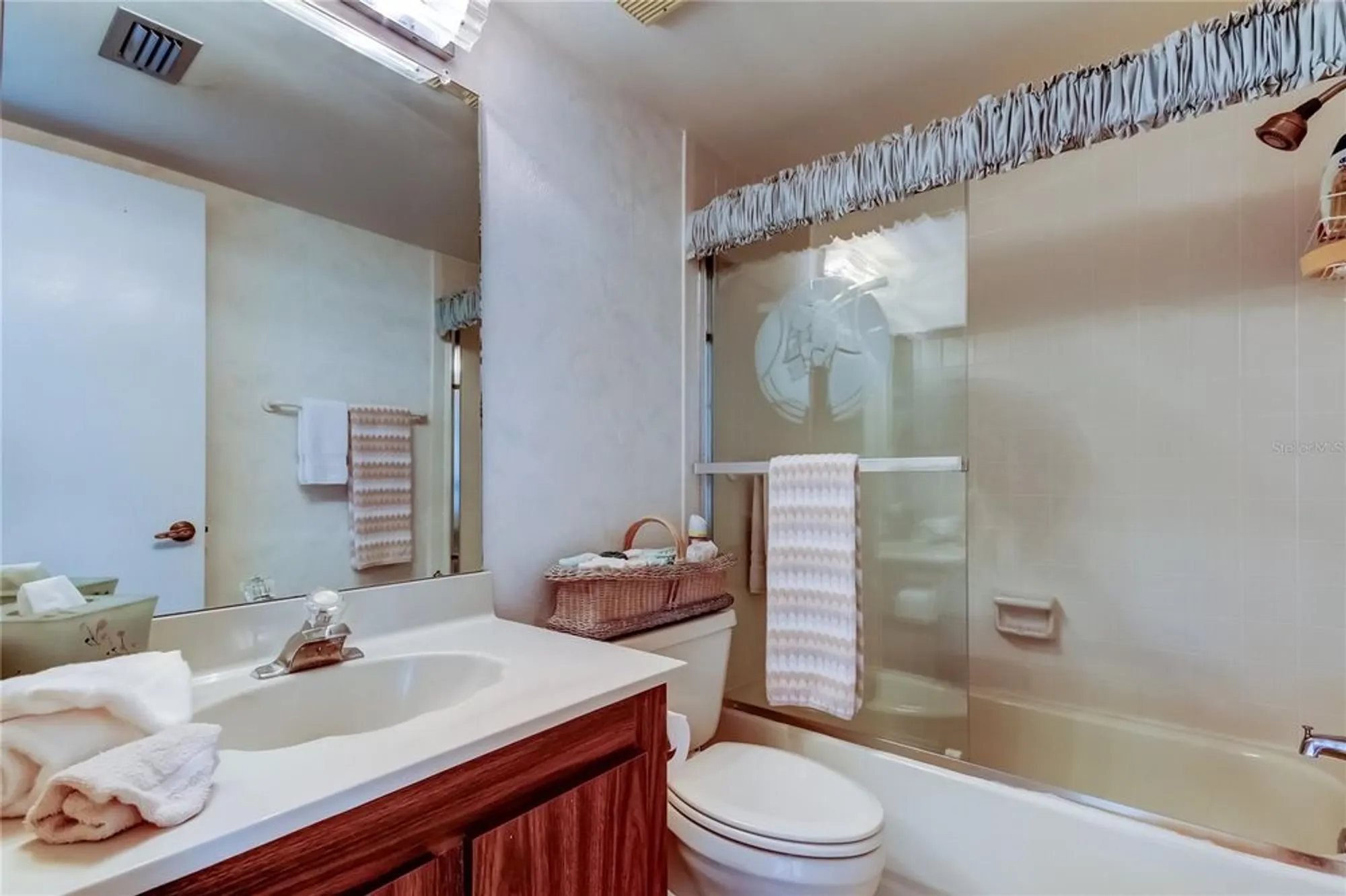 Property Slideshow image 15 of 28 | 6268 palma del mar blvd s apt 213, St Petersburg, FL, 33715