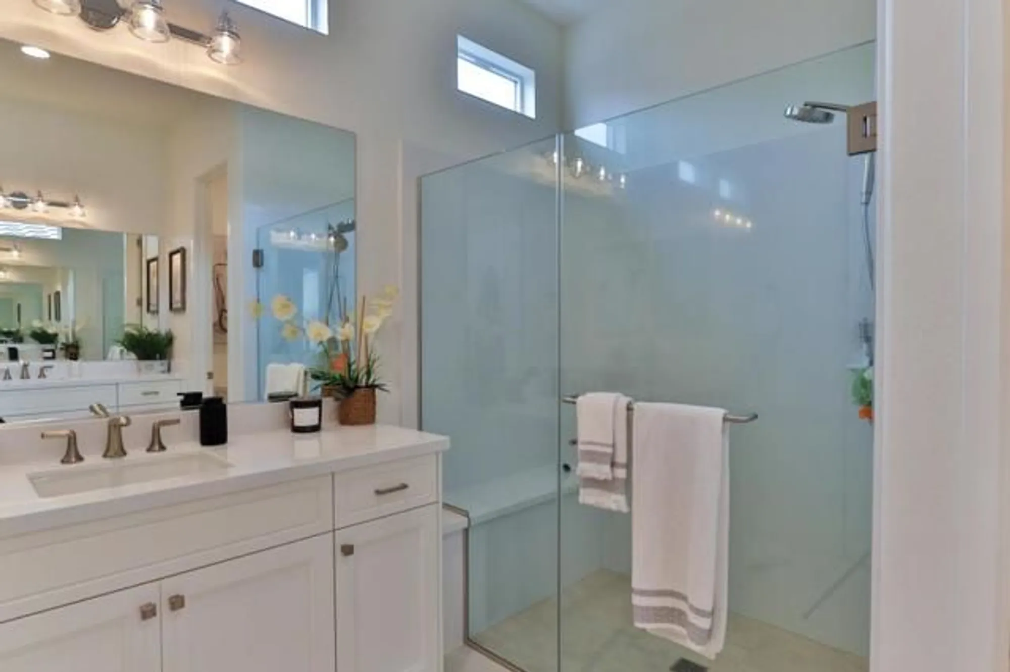 Property Slideshow image 22 of 52 | 2102 white oak dr, Hollister, CA, 95023