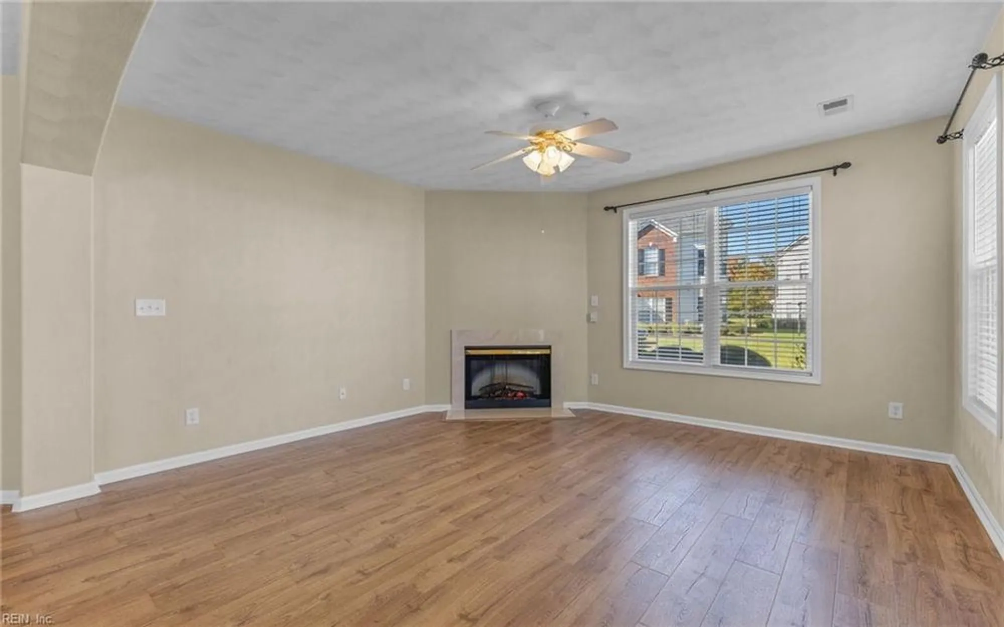 Property Slideshow image 3 of 48 | 2825 loveliness ct, Virginia Beach, VA, 23456