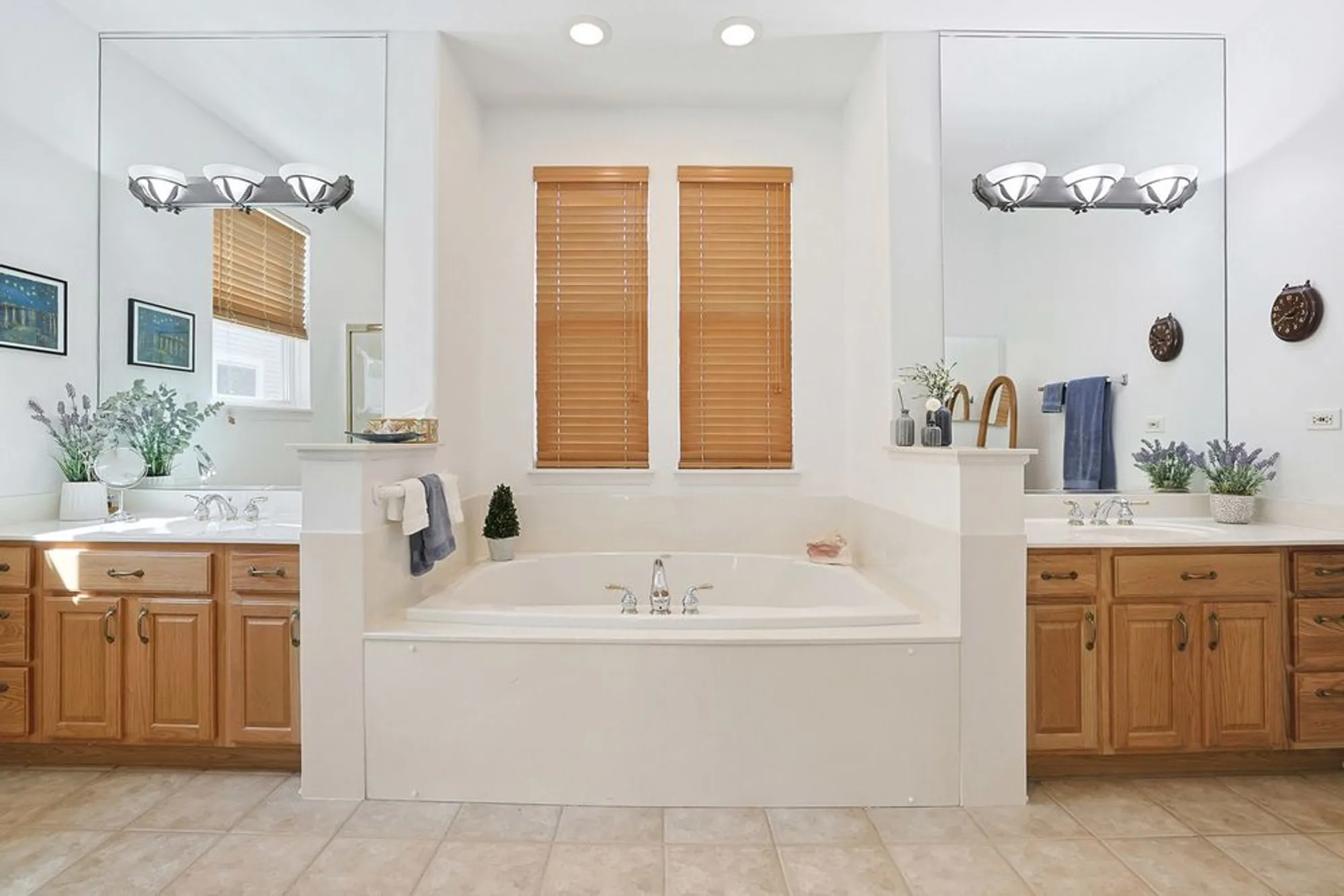 Property Slideshow image 28 of 35 | 12961 bull ridge dr, Huntley, IL, 60142