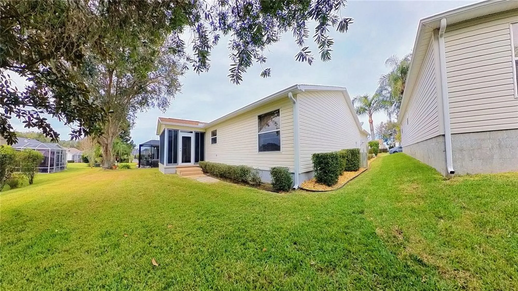 Property Slideshow image 25 of 26 | 17096 se 96th chapelwood cir, The Villages, FL, 32162