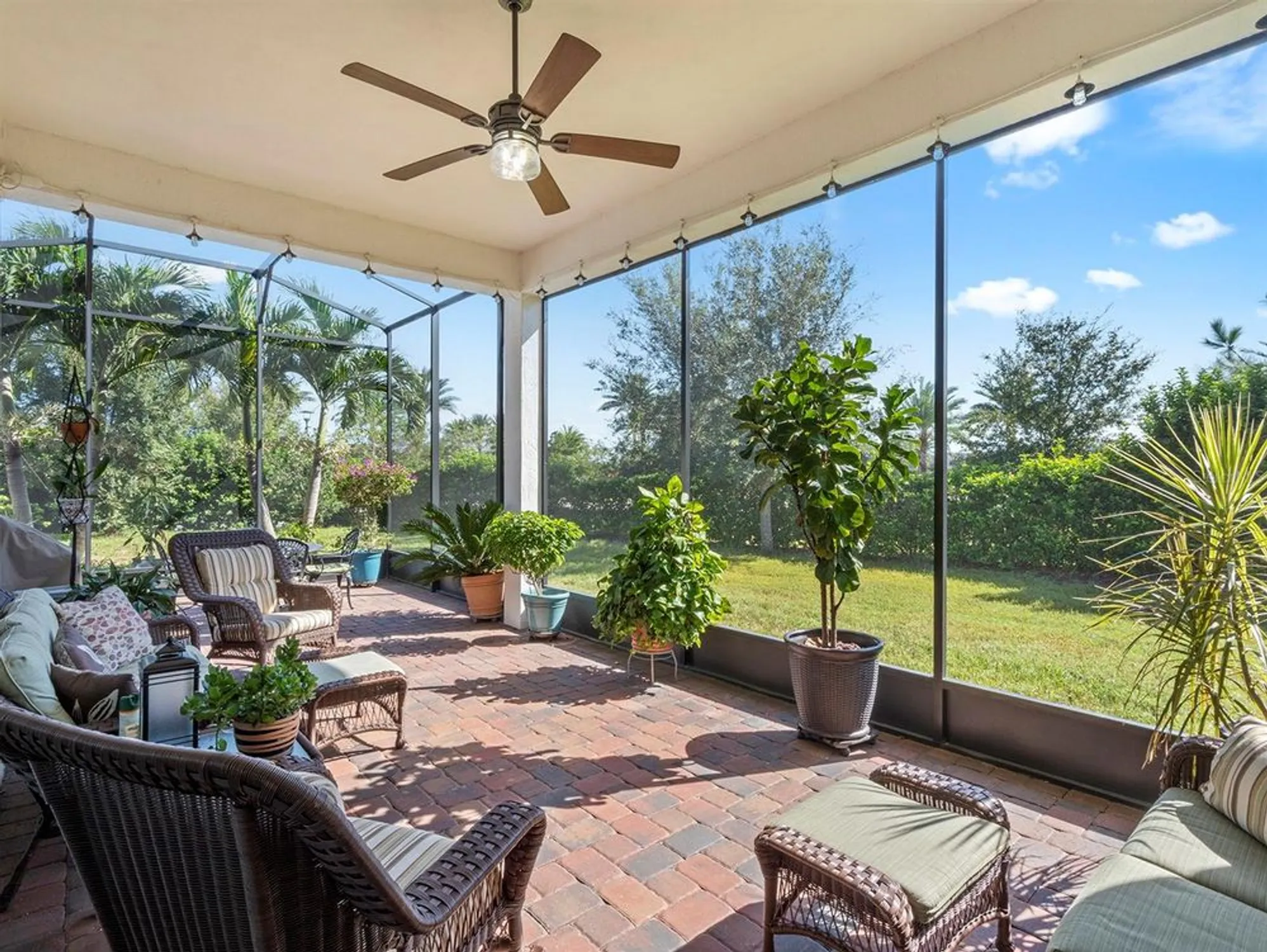 Property Slideshow image 14 of 78 | 2600 meadowedge loop, Saint Cloud, FL, 34772