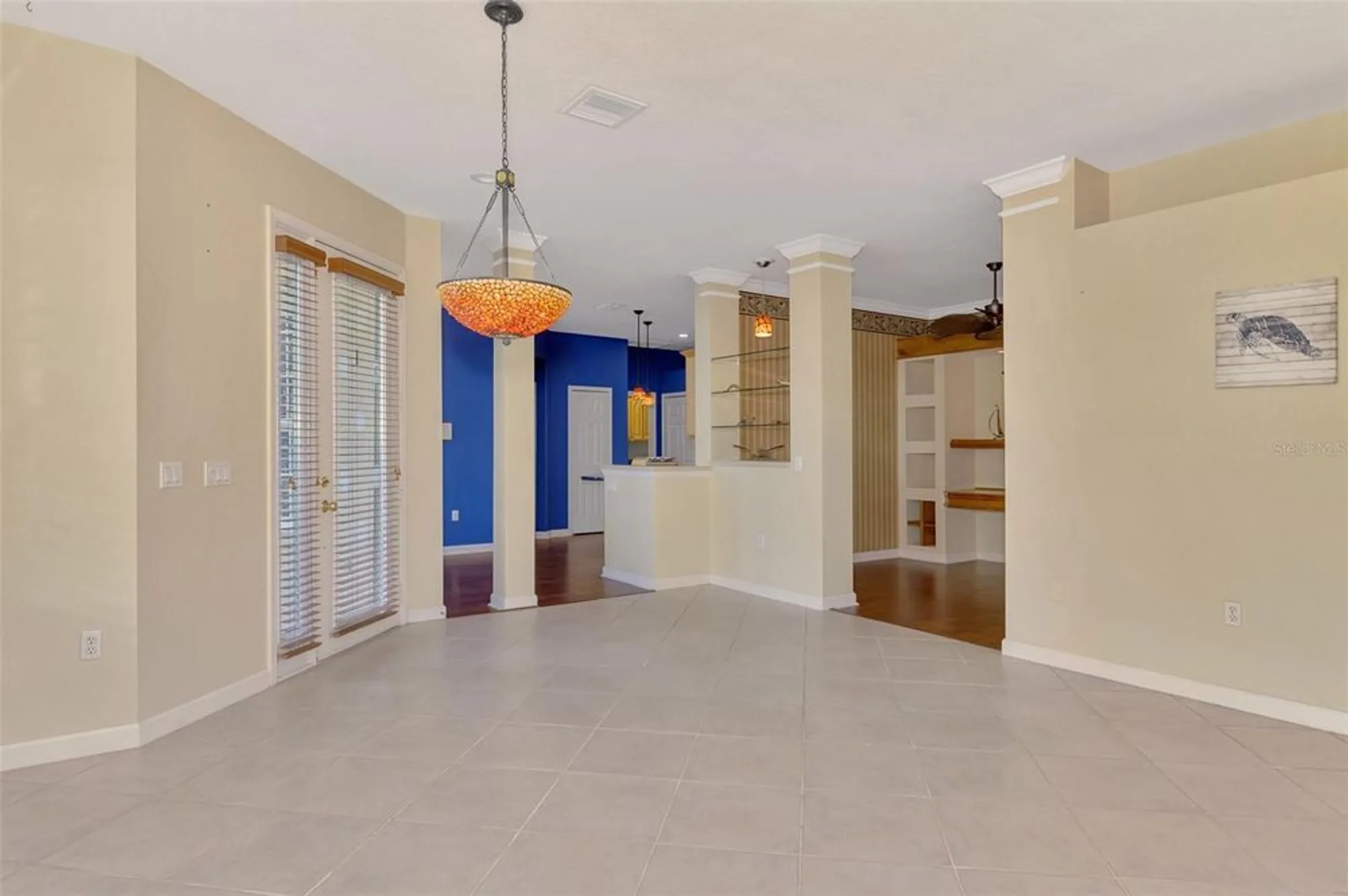 Property Slideshow image 13 of 53 | 4914 lakescene pl, Sarasota, FL, 34243