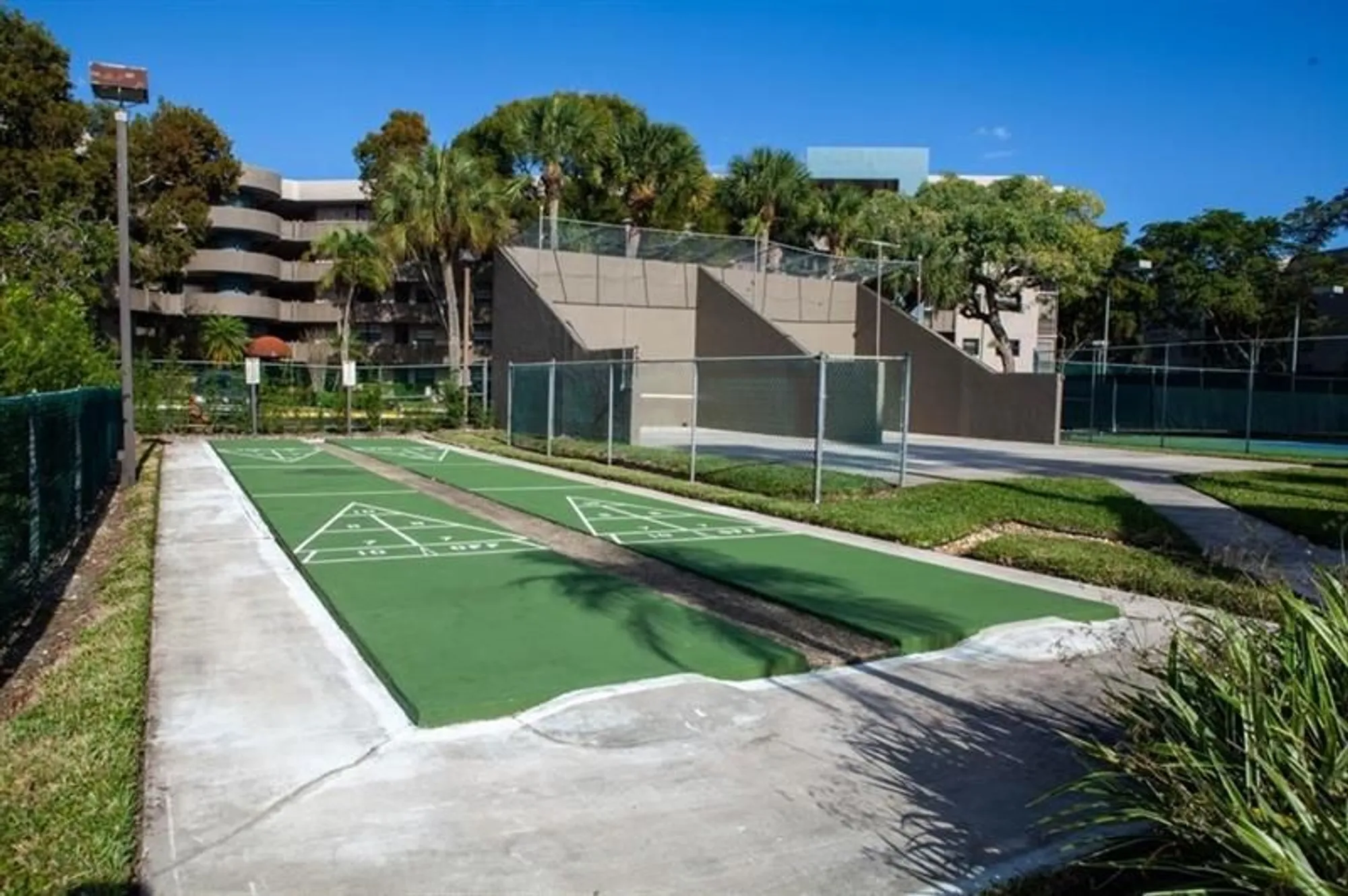 Property Slideshow image 50 of 60 | 900 colony point cir 407, Pembroke Pines, FL, 33026