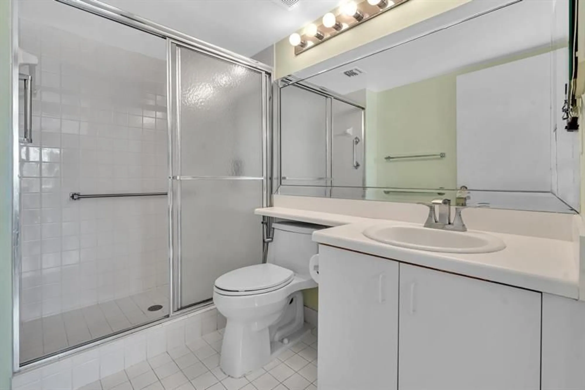 Property Slideshow image 23 of 72 | 9560 weldon cir apt j413, Fort Lauderdale, FL, 33321