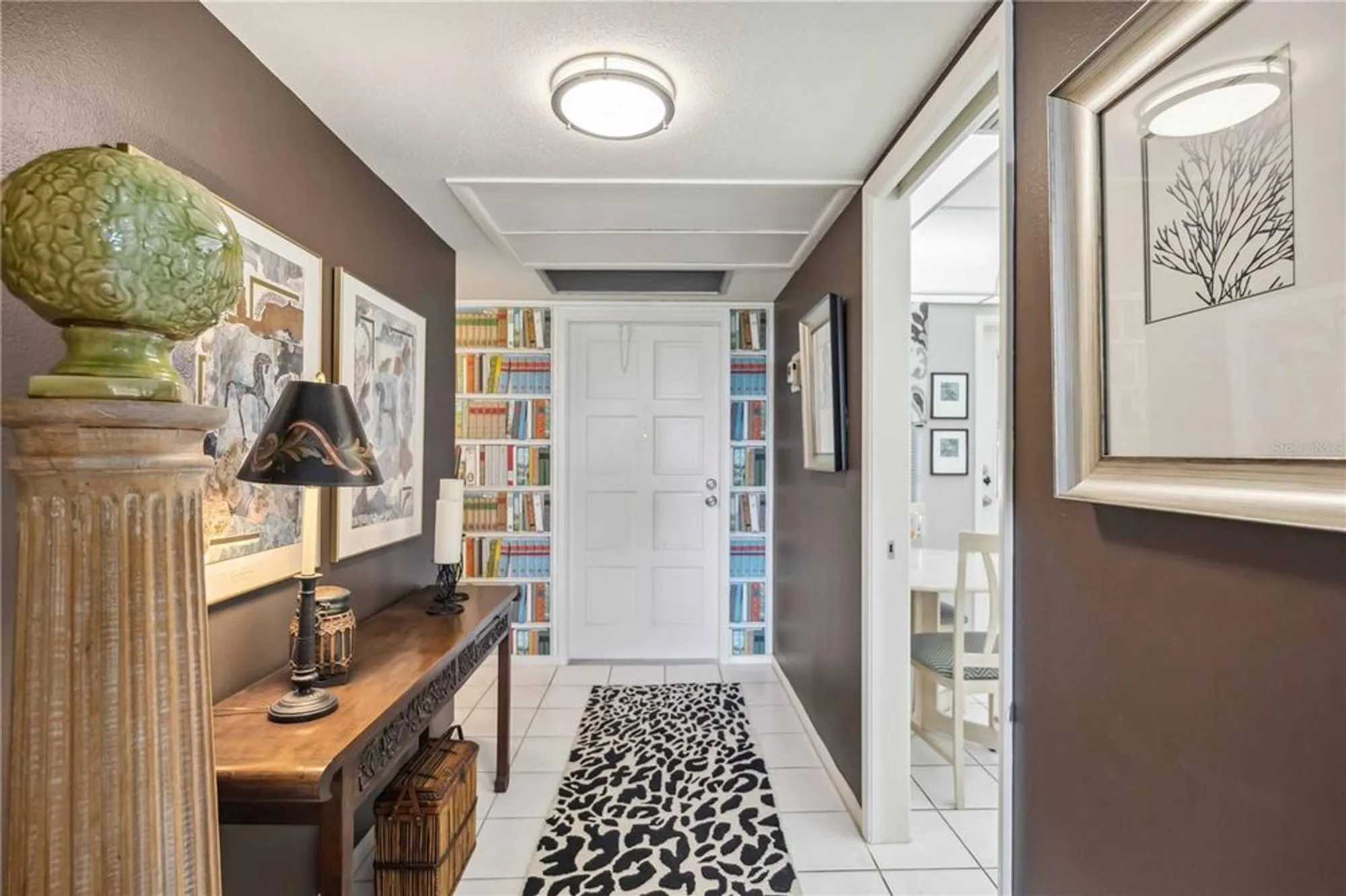 Property Slideshow image 4 of 31 | 7461 w country club dr 207, Sarasota, FL, 34243