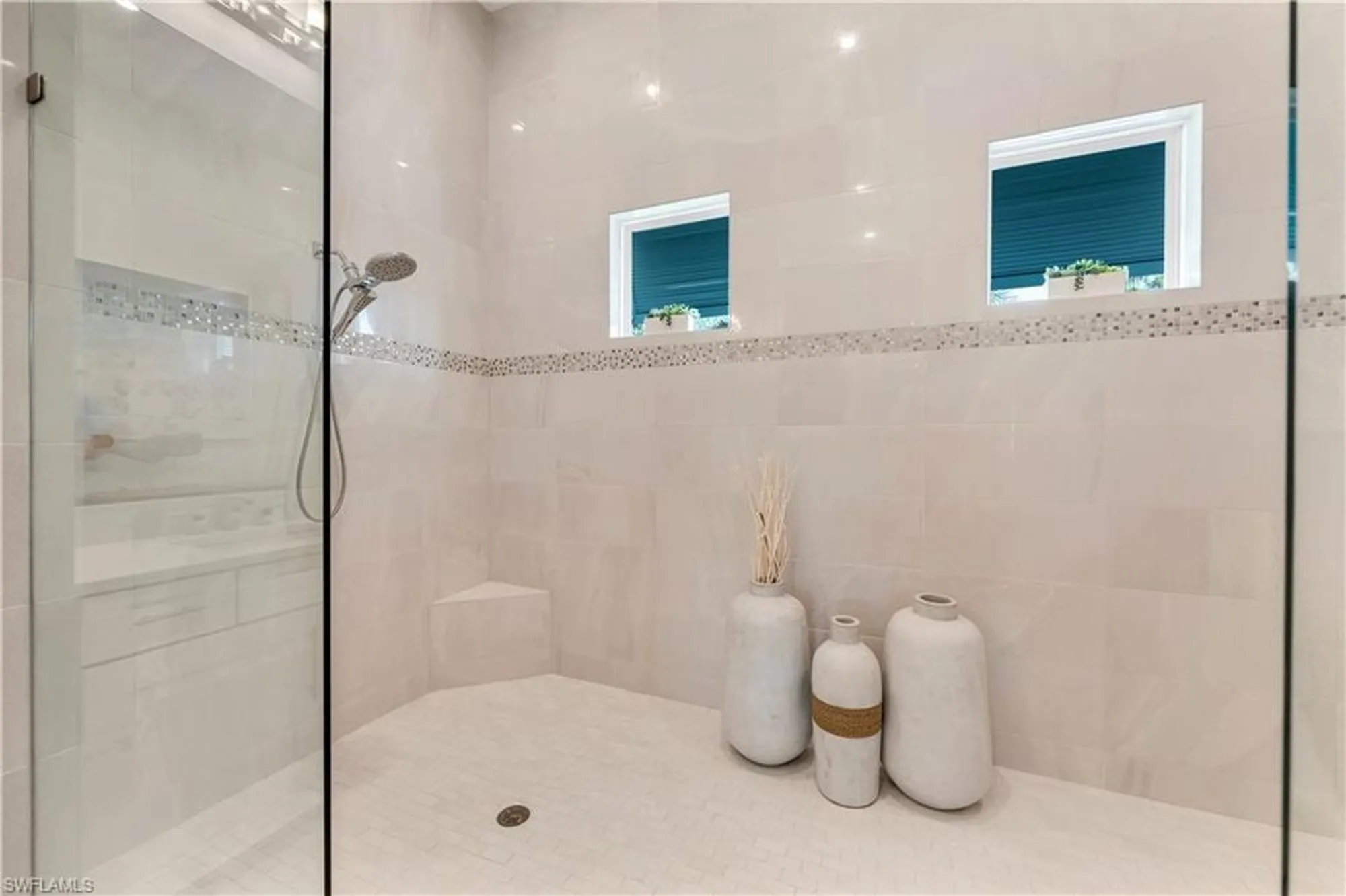 Property Slideshow image 18 of 45 | 11501 venetian lagoon dr, Fort Myers, FL, 33913