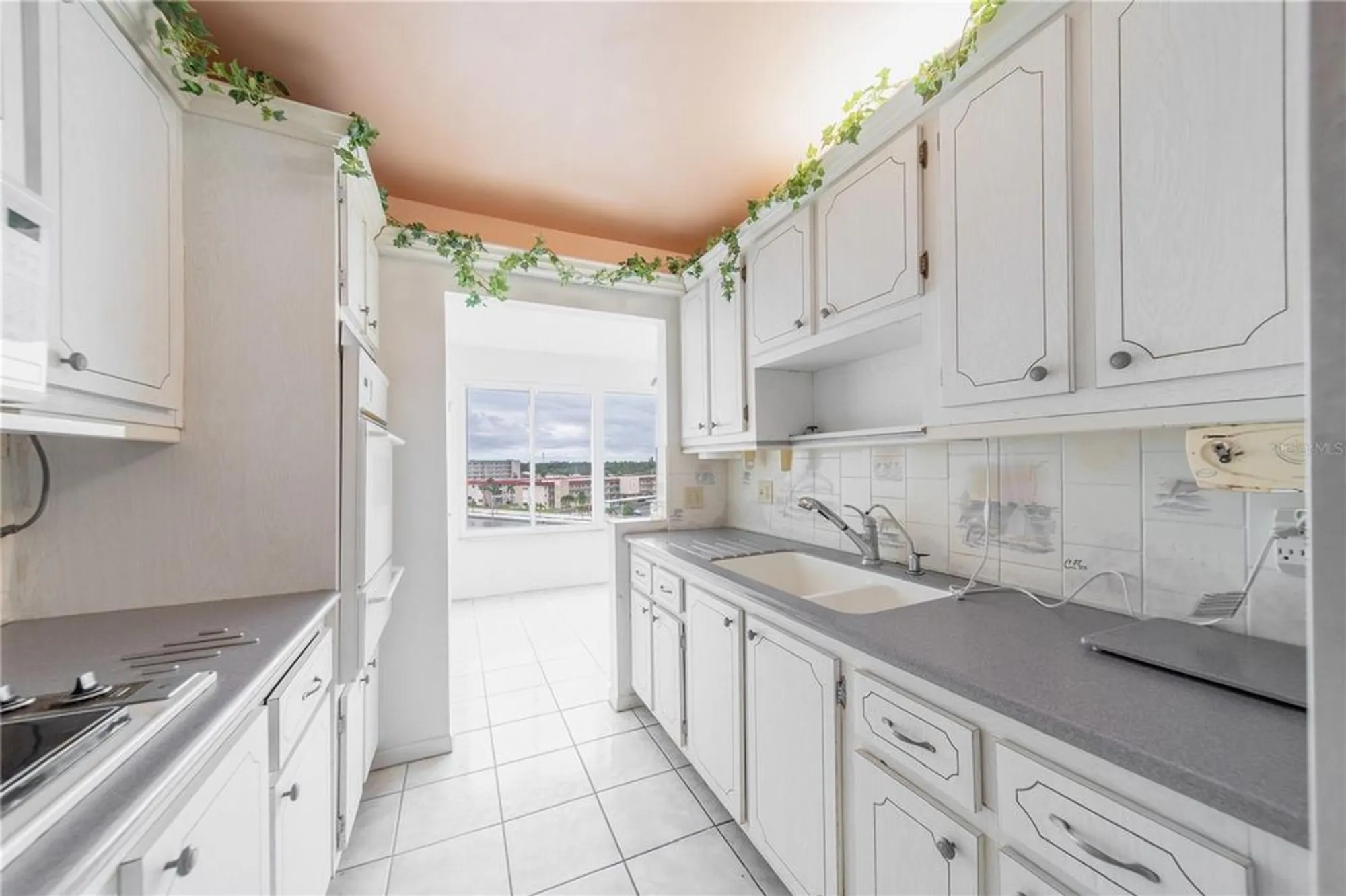 Property Slideshow image 21 of 30 | 5925 shore blvd 606, Gulfport, FL, 33707