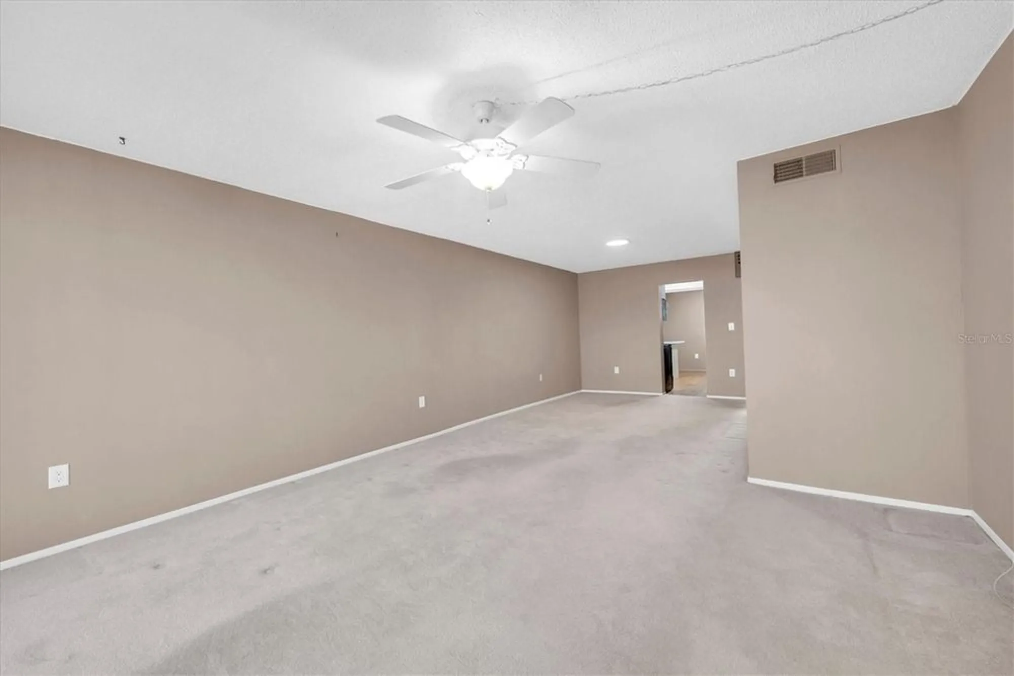 Property Slideshow image 9 of 25 | 19029 us highway 19 n apt 26-304, Clearwater, FL, 33764