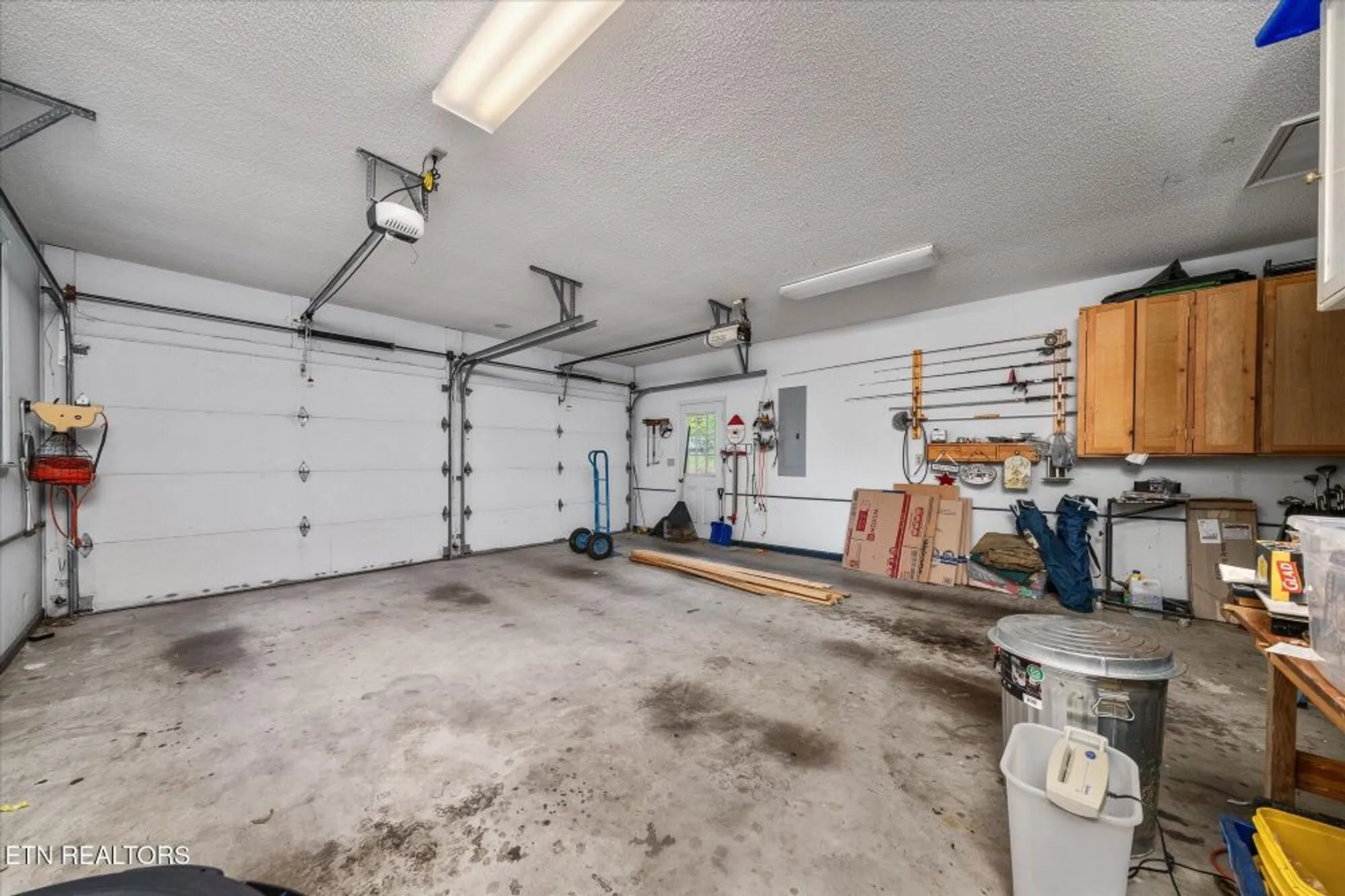 Property Slideshow image 25 of 44 | 34 beachwood ln, Crossville, TN, 38558