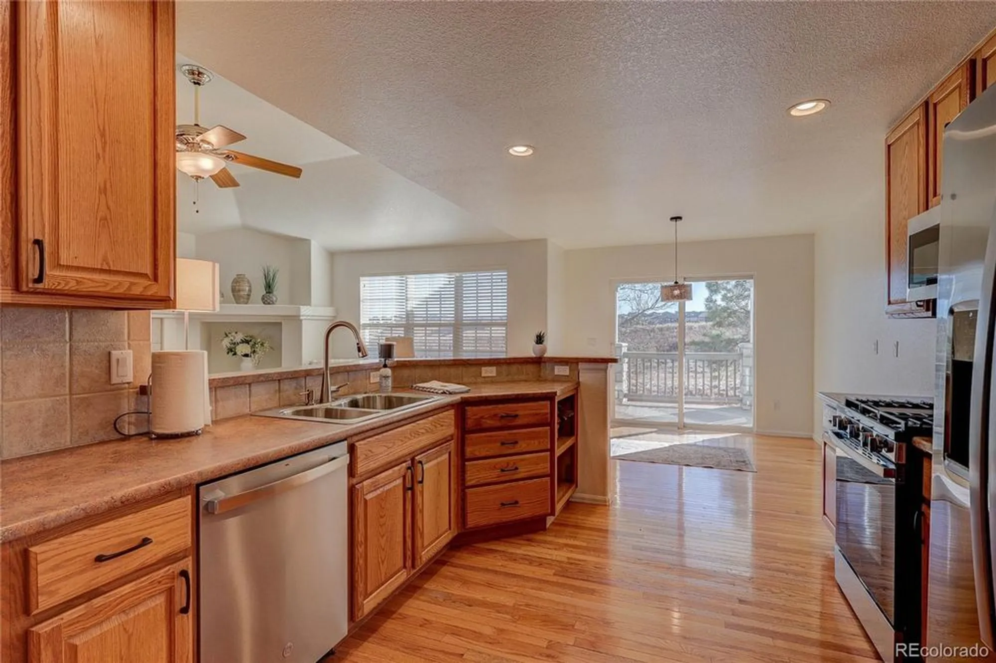 Property Slideshow image 15 of 45 | 22460 e heritage pkwy, Aurora, CO, 80016