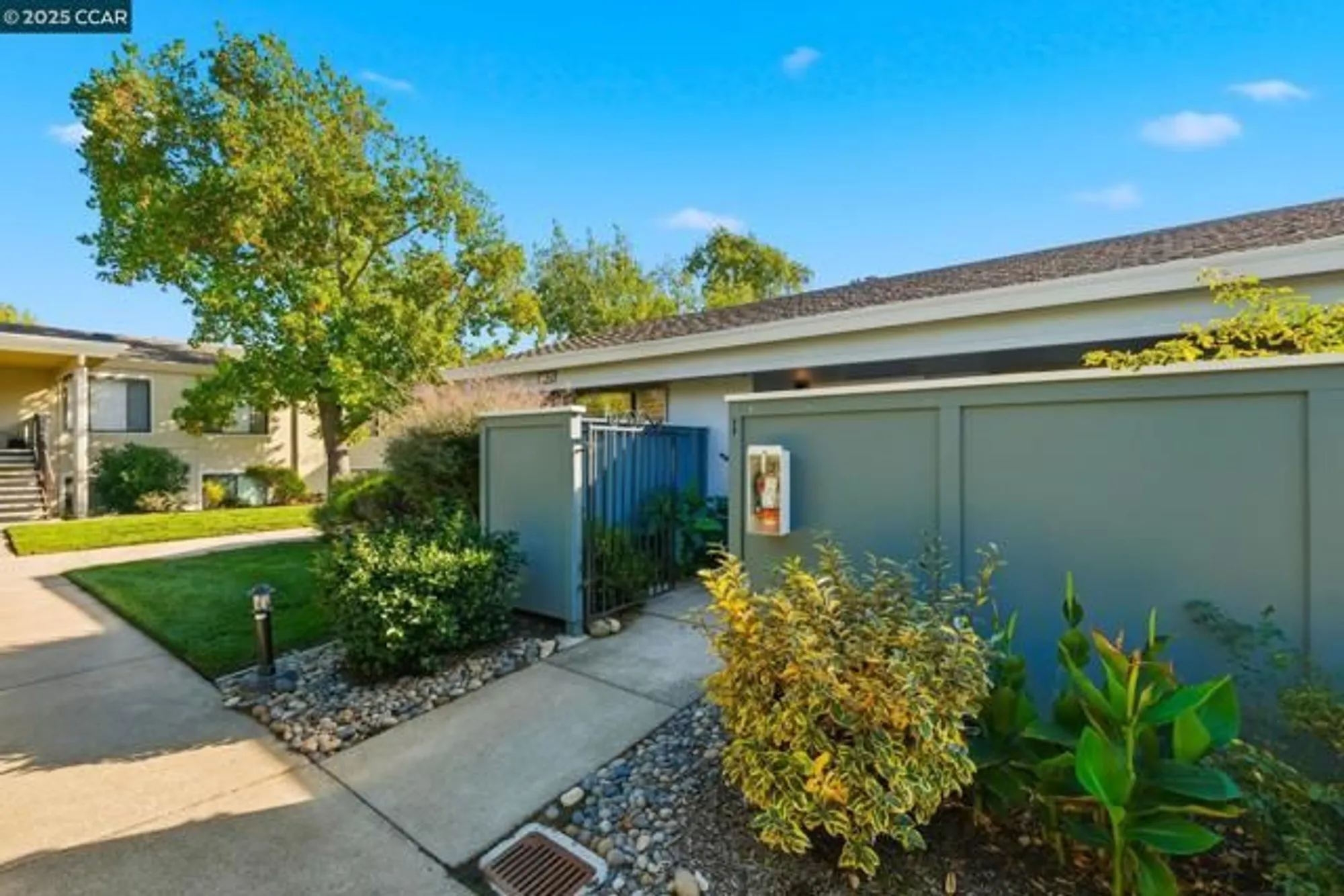 Property Slideshow image 27 of 29 | 2425 pine knoll dr 1, Walnut Creek, CA, 94595