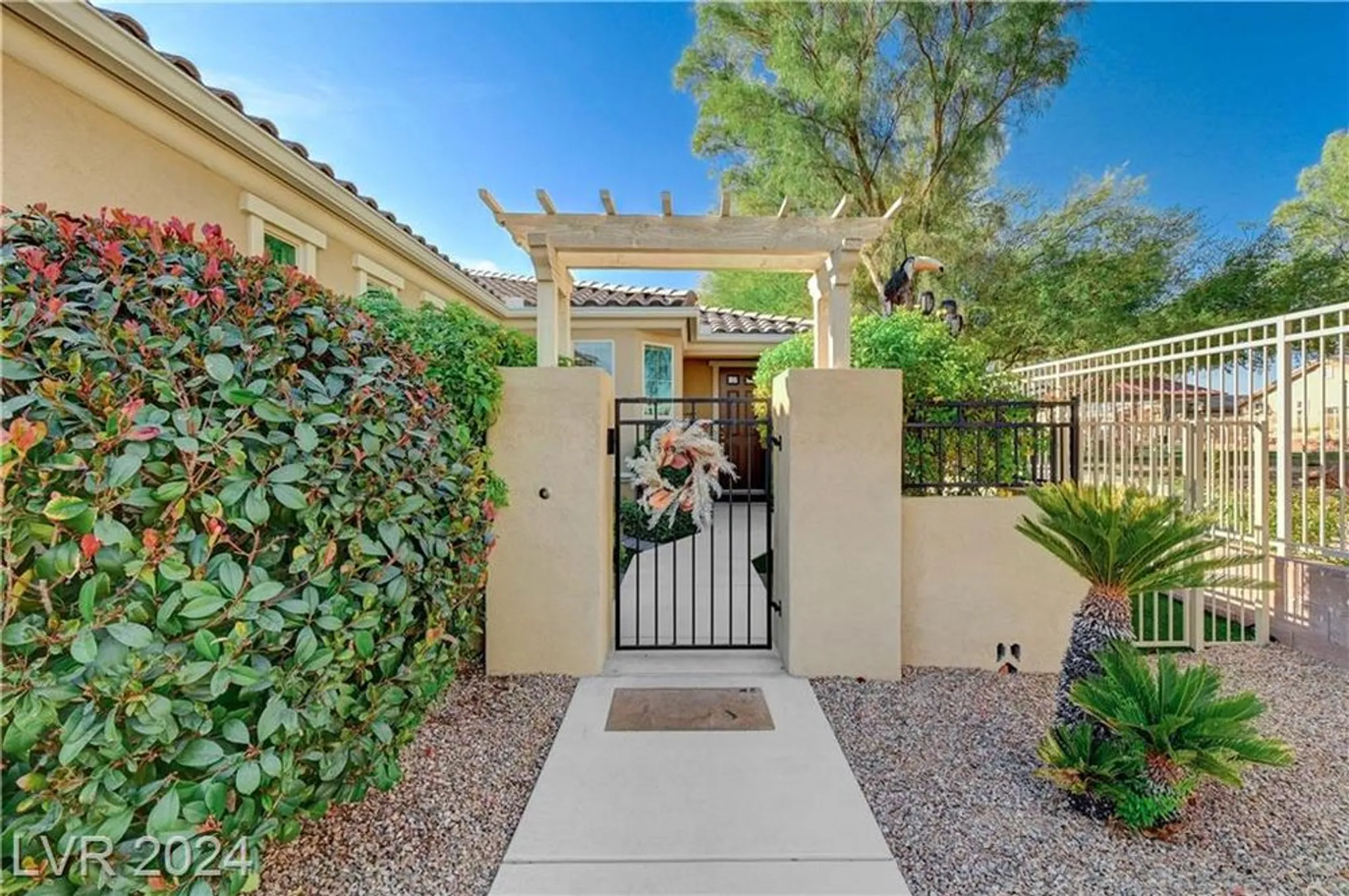 Property Slideshow image 4 of 86 | 5721 keystone crest st, North Las Vegas, NV, 89081