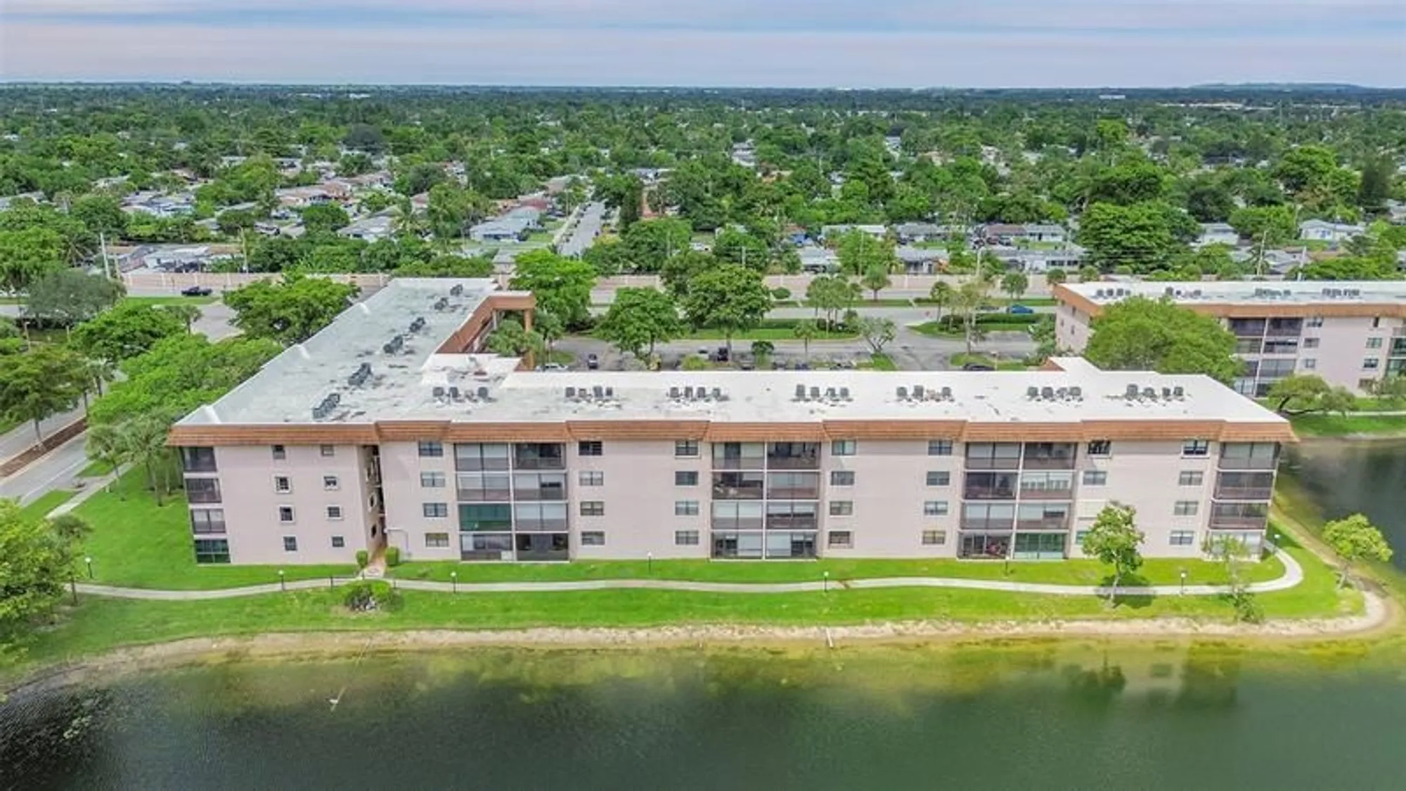 Property Slideshow image 39 of 64 | 4940 e sabal palm blvd apt 202, Tamarac, FL, 33319