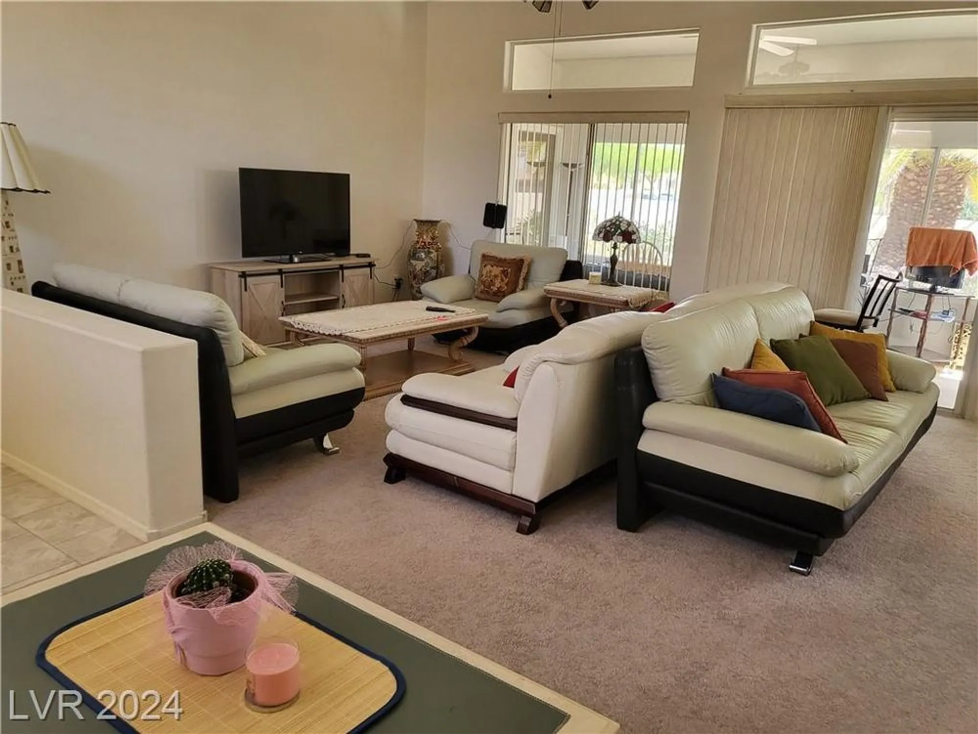 Property Slideshow image 4 of 17 | 9916 villa ridge dr, Las Vegas, NV, 89134