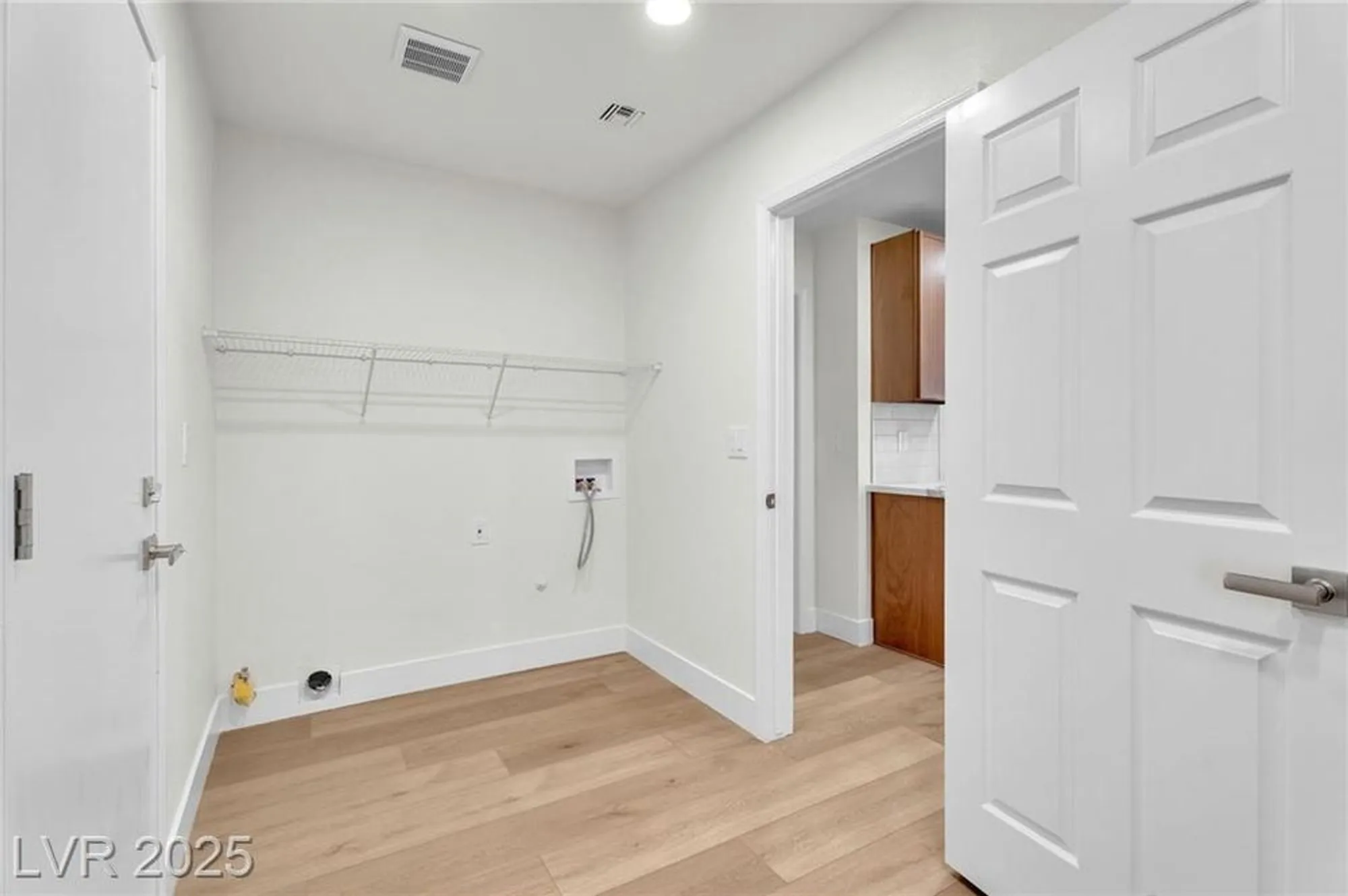 Property Slideshow image 27 of 61 | 8537 glenmount dr, Las Vegas, NV, 89134