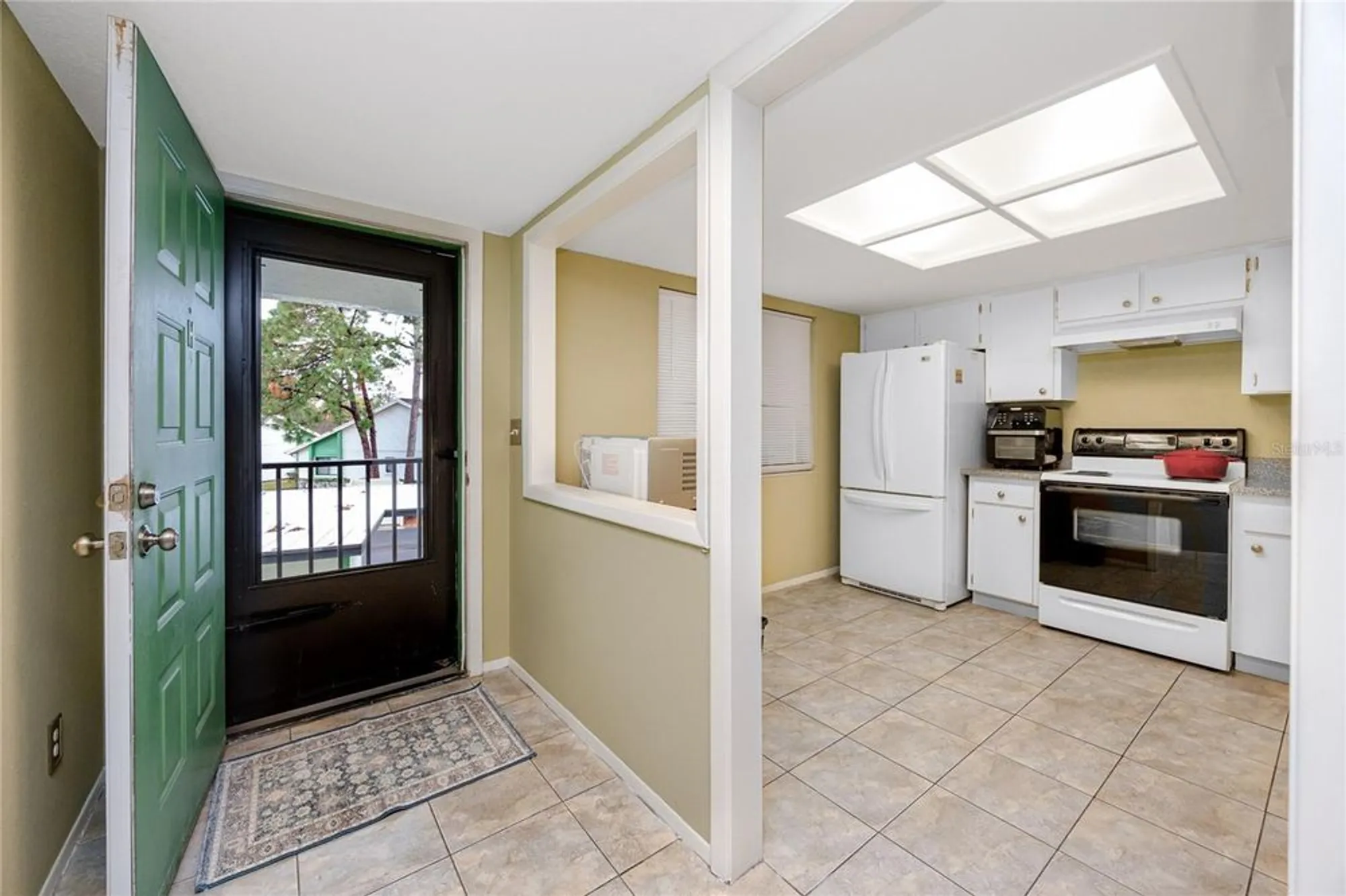 Property Slideshow image 13 of 47 | 2561 royal pines cir # 14h, Clearwater, FL, 33763