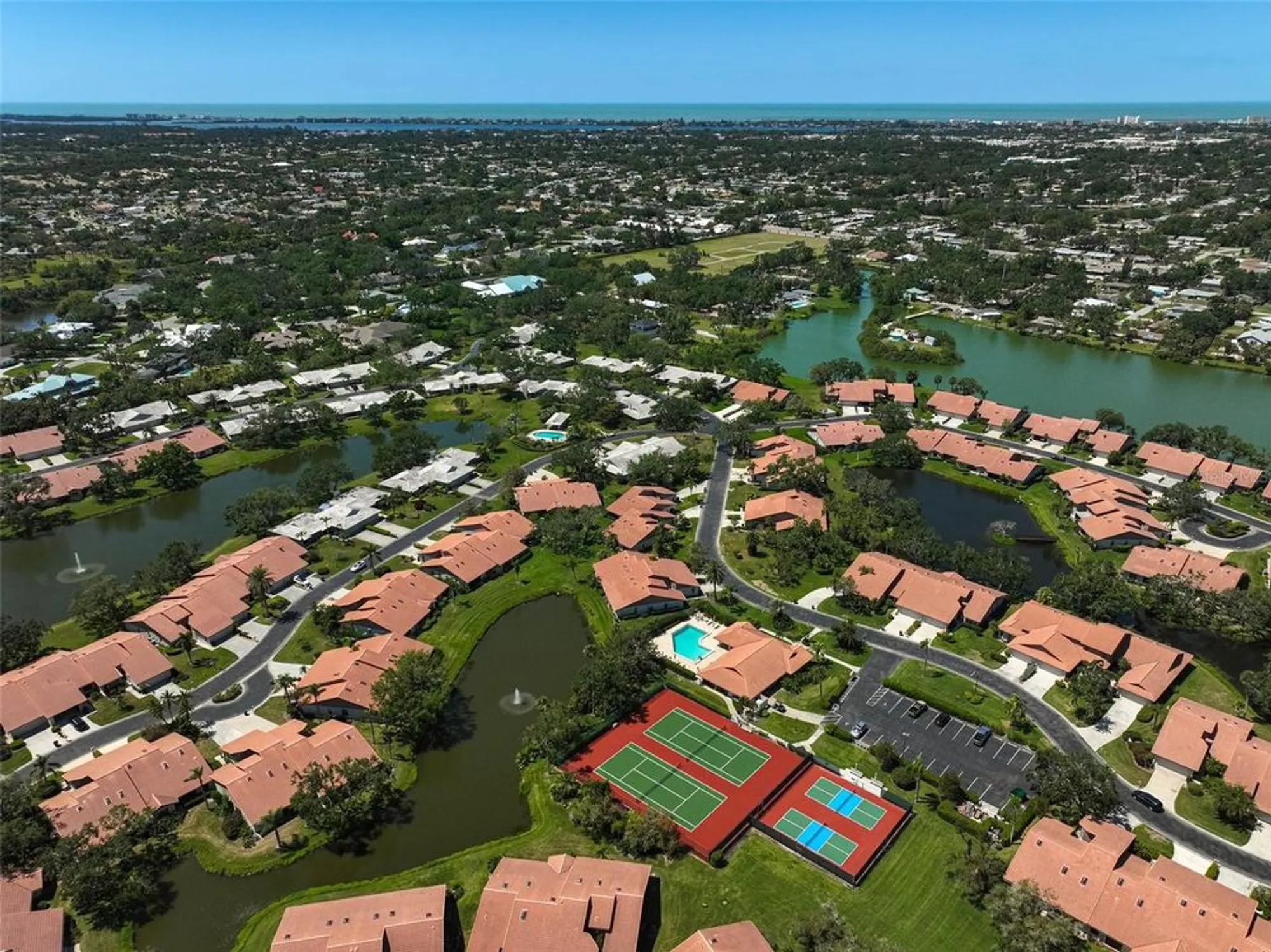 Property Slideshow image 48 of 61 | 3890 wilshire cir 27, Sarasota, FL, 34238