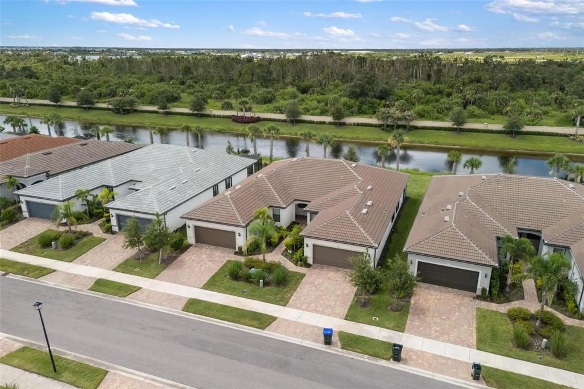 Property Slideshow image 4 of 77 | 13837 vadini st, Venice, FL, 34293