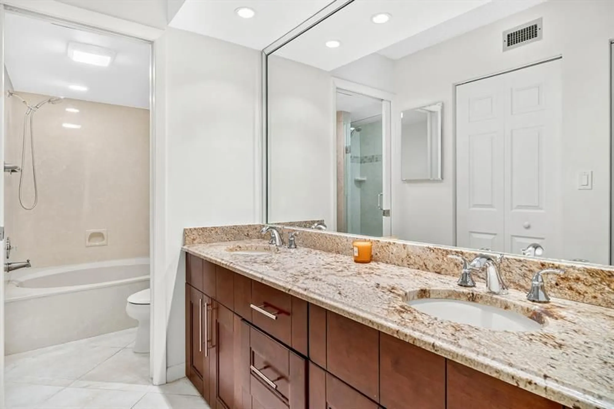 Property Slideshow image 16 of 38 | 5021 oak hill ln apt 115, Delray Beach, FL, 33484