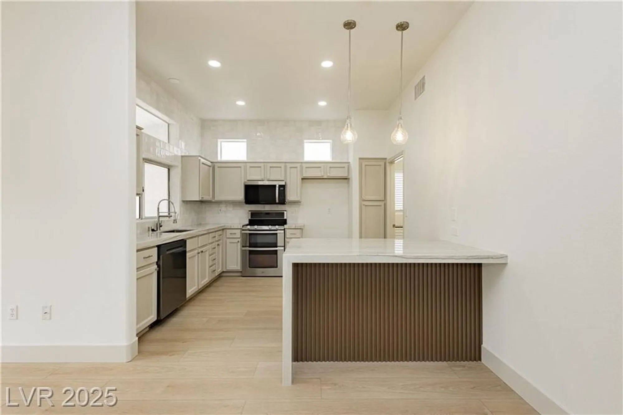 Property Slideshow image 14 of 46 | 10309 georgetown pl, Las Vegas, NV, 89134