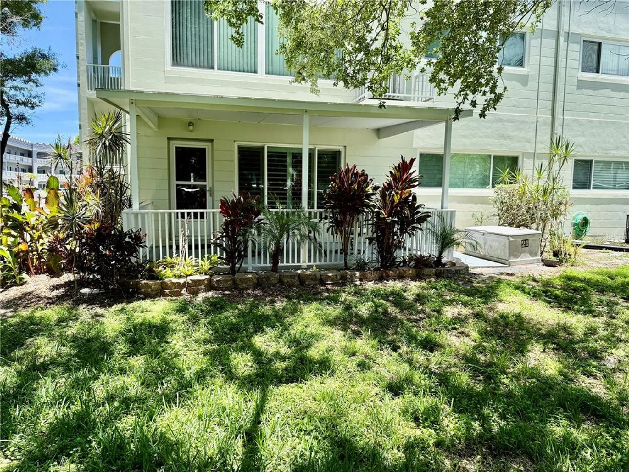 Property Slideshow image 31 of 49 | 2293 swedish dr 21, Clearwater, FL, 33763