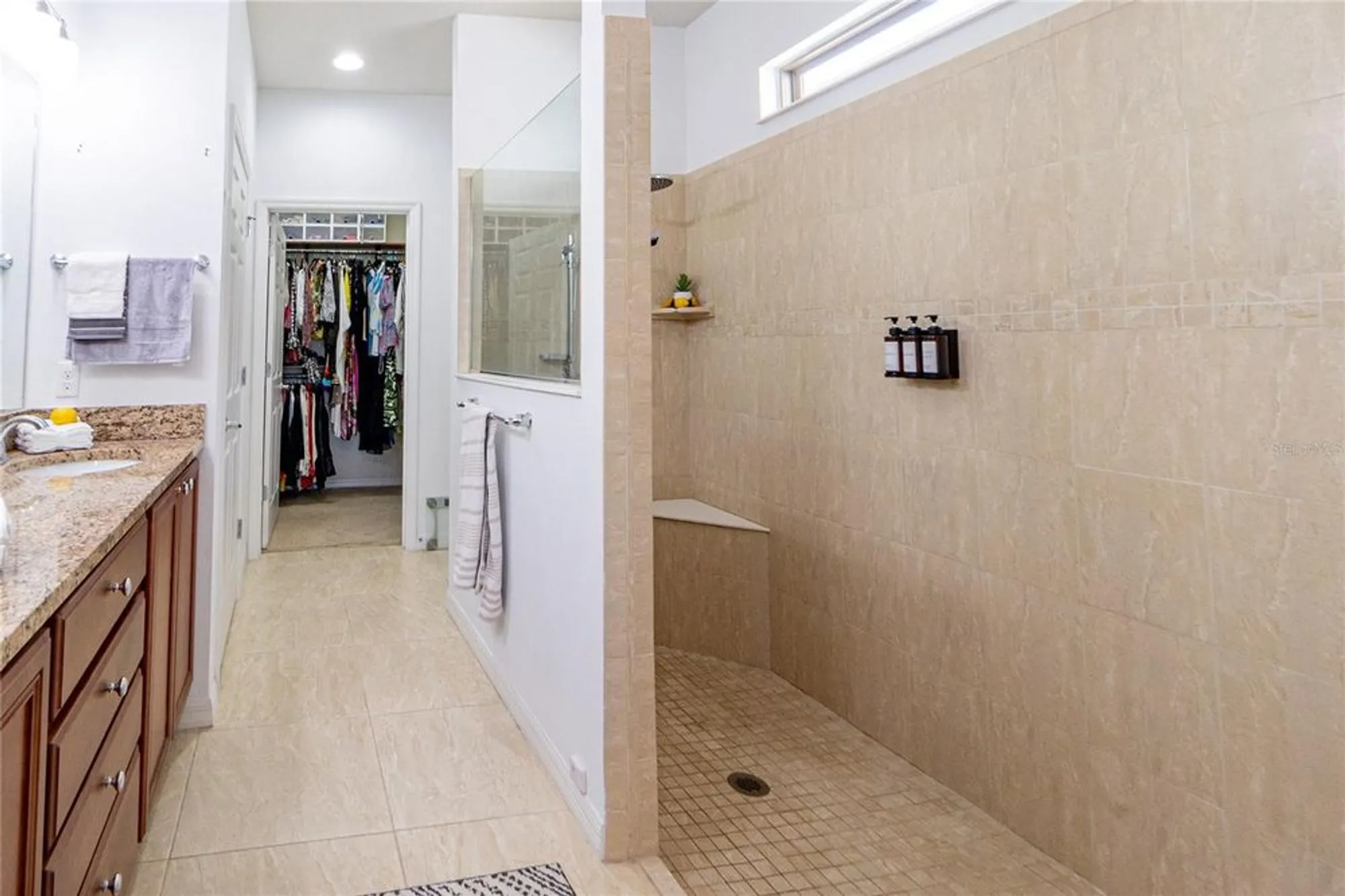 Property Slideshow image 21 of 41 | 333 navarra ln, Davenport, FL, 33837