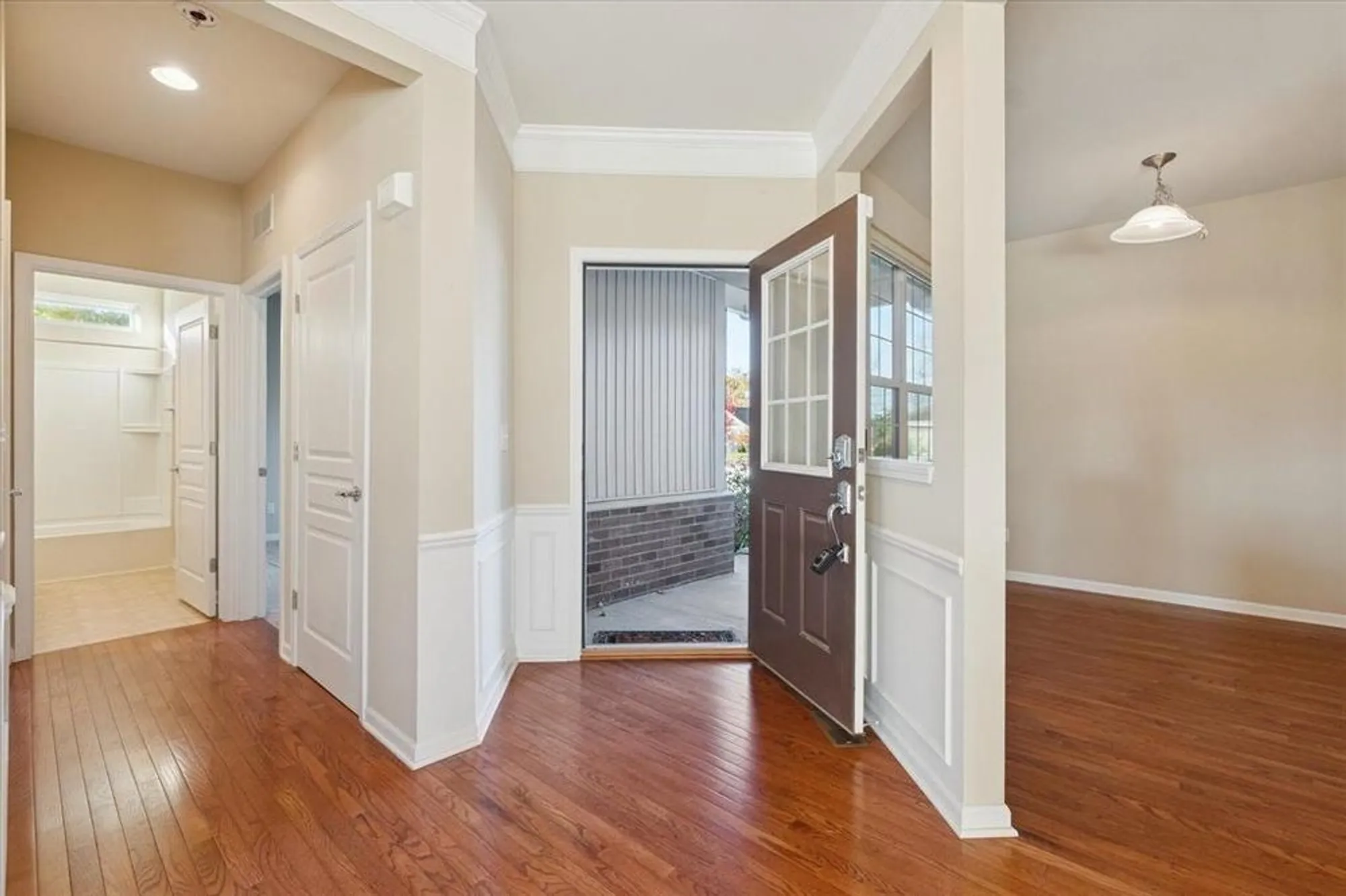 Property Slideshow image 7 of 67 | 9525 pine valley dr, Grand Blanc, MI, 48439