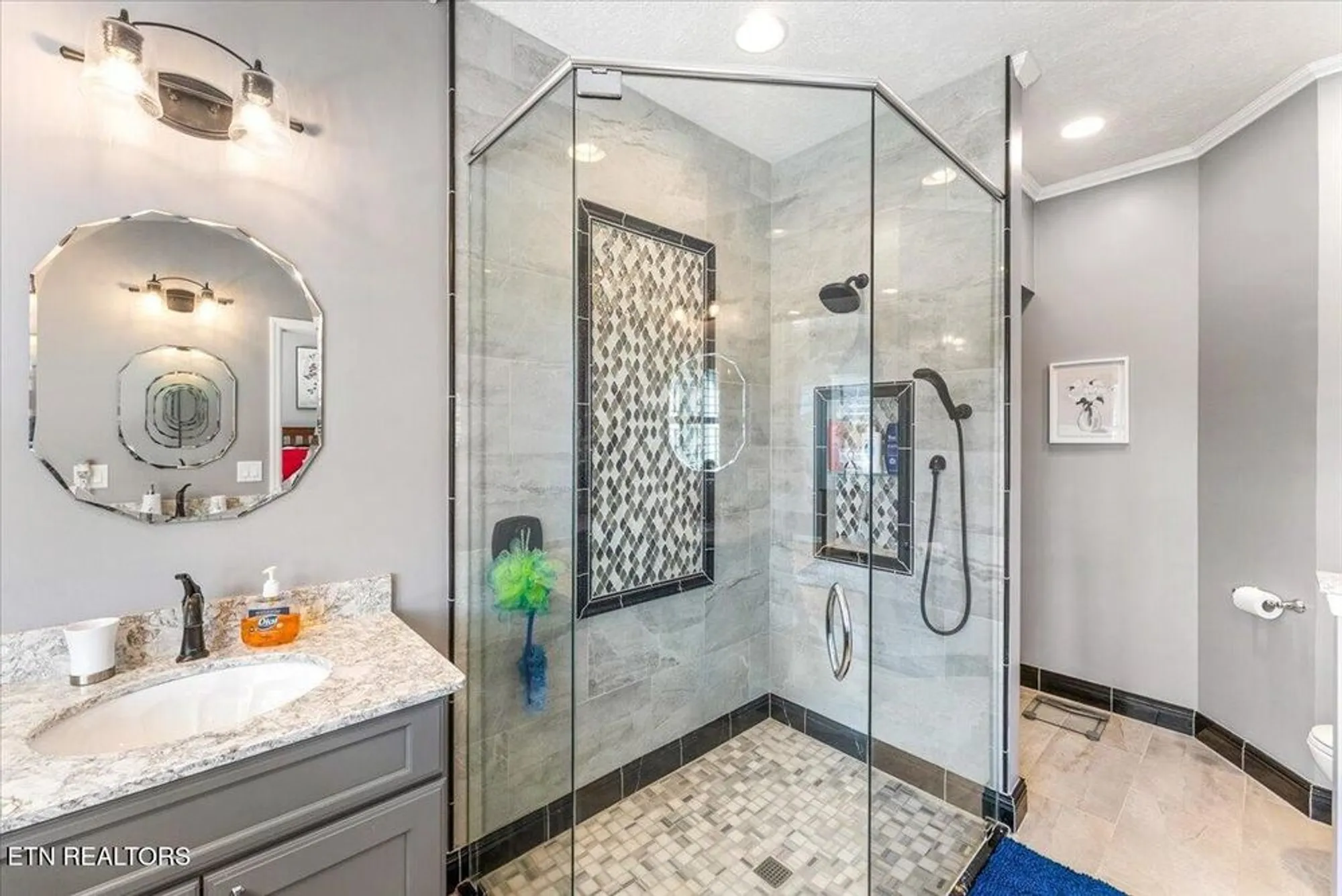 Property Slideshow image 38 of 55 | 108 wewoka way, Loudon, TN, 37774