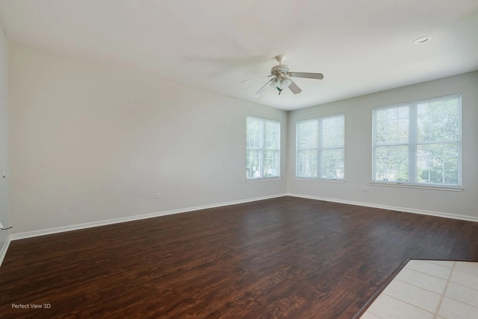 Property Slideshow image 14 of 29 | 16400 grandwood lake dr, Crest Hill, IL, 60403