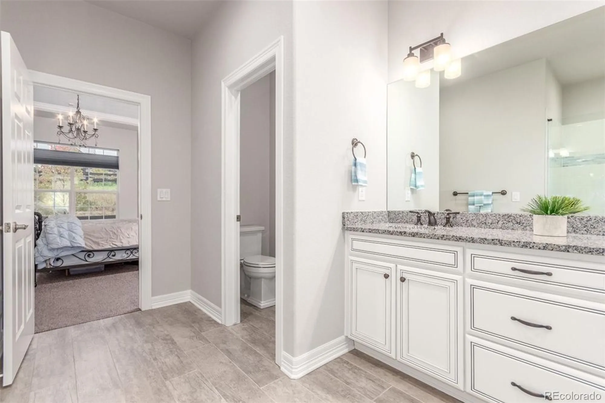 Property Slideshow image 26 of 45 | 22654 e henderson dr, Aurora, CO, 80016