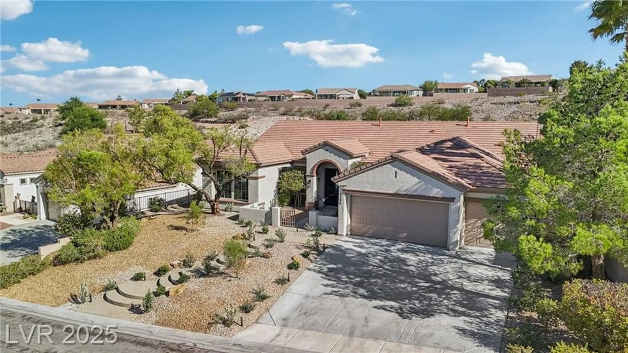 Property Slideshow image 66 of 82 | 2386 hardin ridge dr, Henderson, NV, 89052