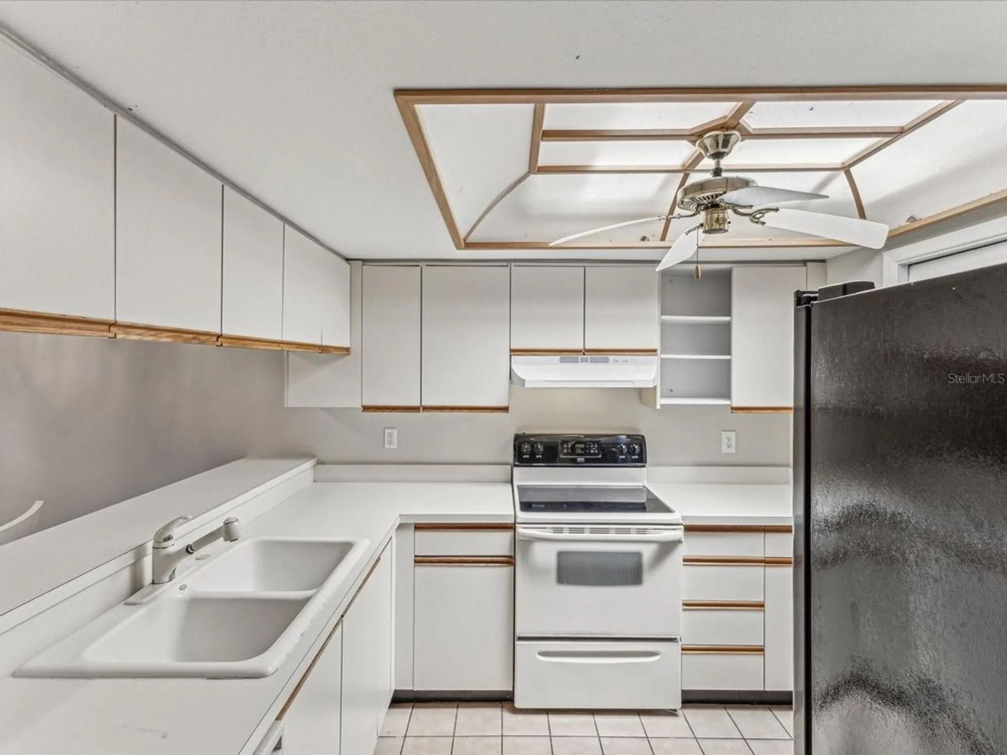 Property Slideshow image 10 of 27 | 3203 green dolphin st, Tarpon Springs, FL, 34689