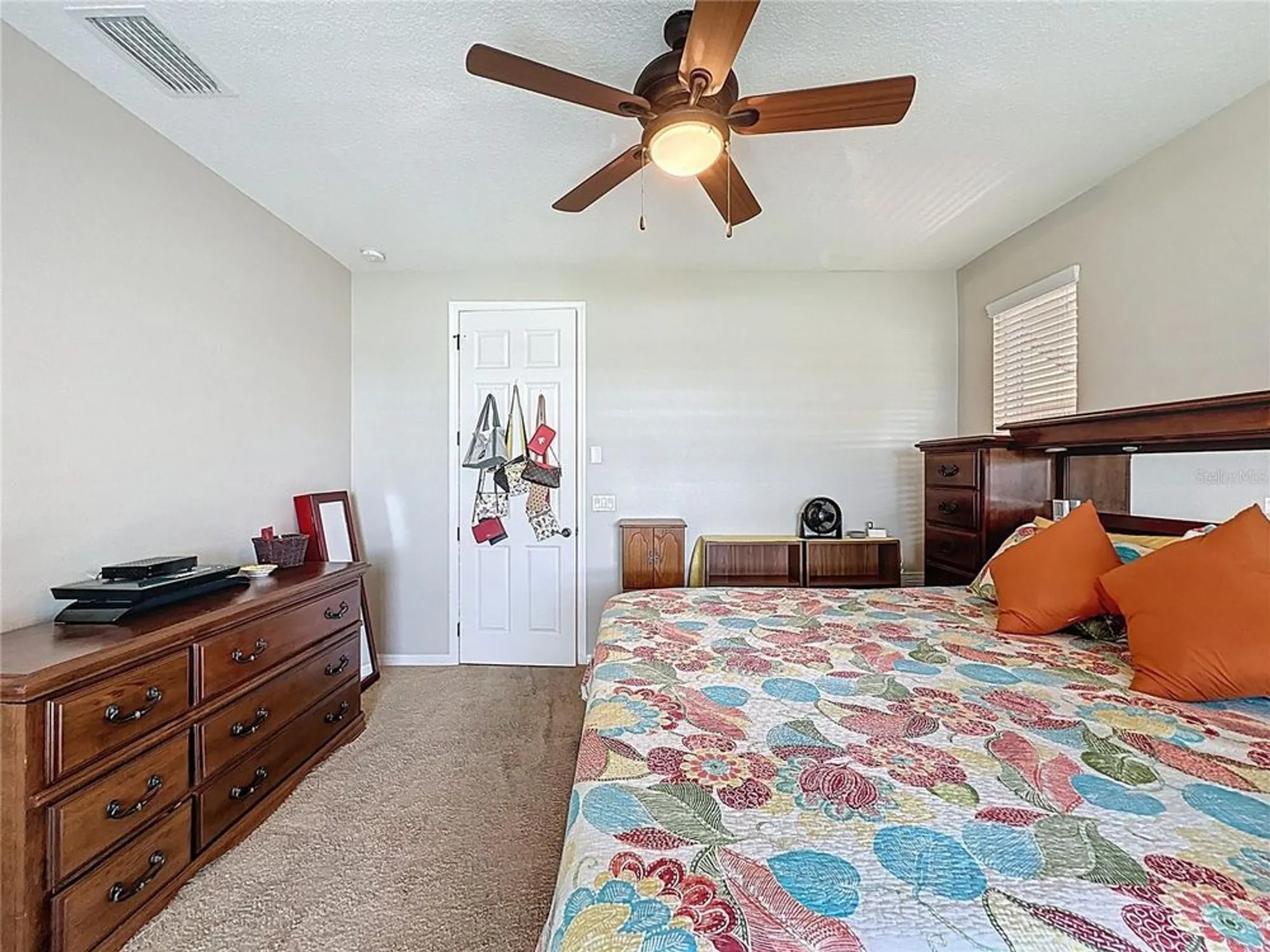 Property Slideshow image 20 of 73 | 126 bayou bend rd, Groveland, FL, 34736