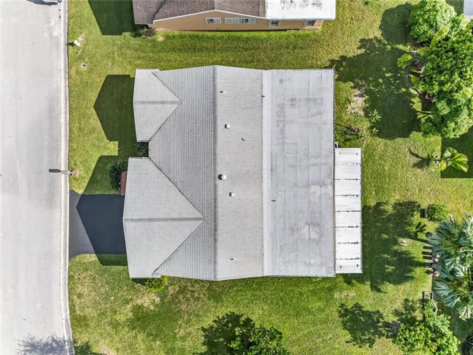 Property Slideshow image 48 of 50 | 9812 nw 75th ct, Tamarac, FL, 33321