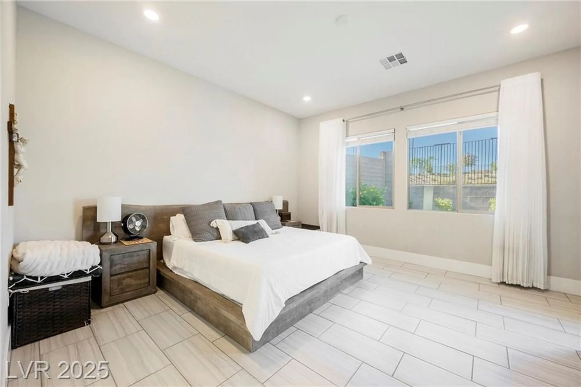 Property Slideshow image 19 of 67 | 10023 chrysolite pl, Las Vegas, NV, 89143