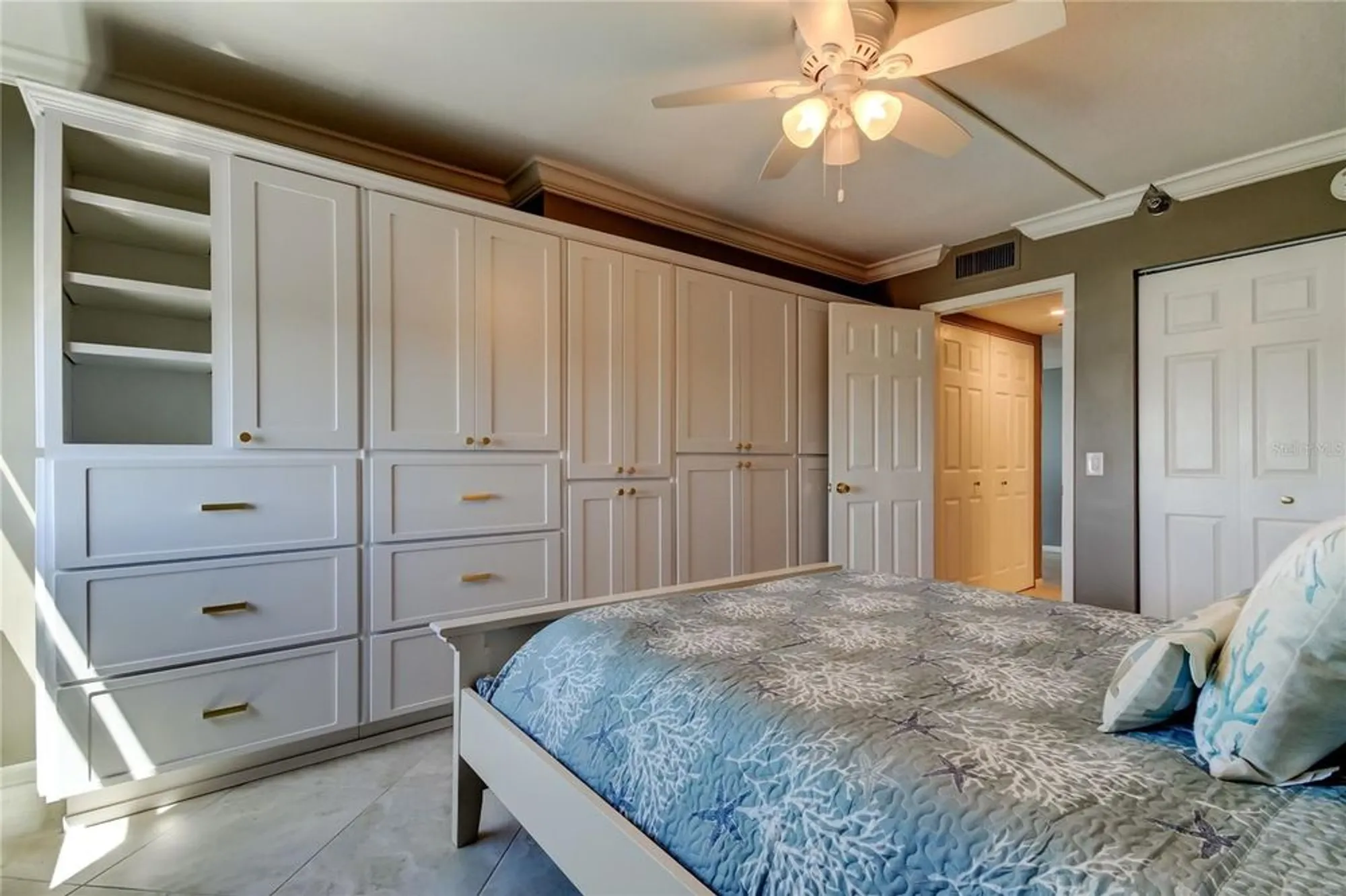 Property Slideshow image 13 of 28 | 6265 sun blvd apt 806, St Petersburg, FL, 33715