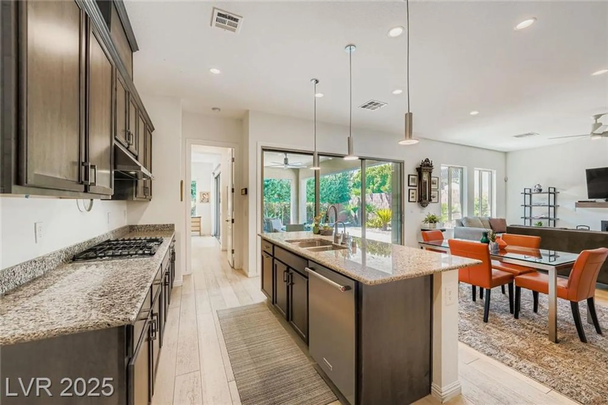 Property Slideshow image 10 of 45 | 9889 gemstone sunset ave, Las Vegas, NV, 89148