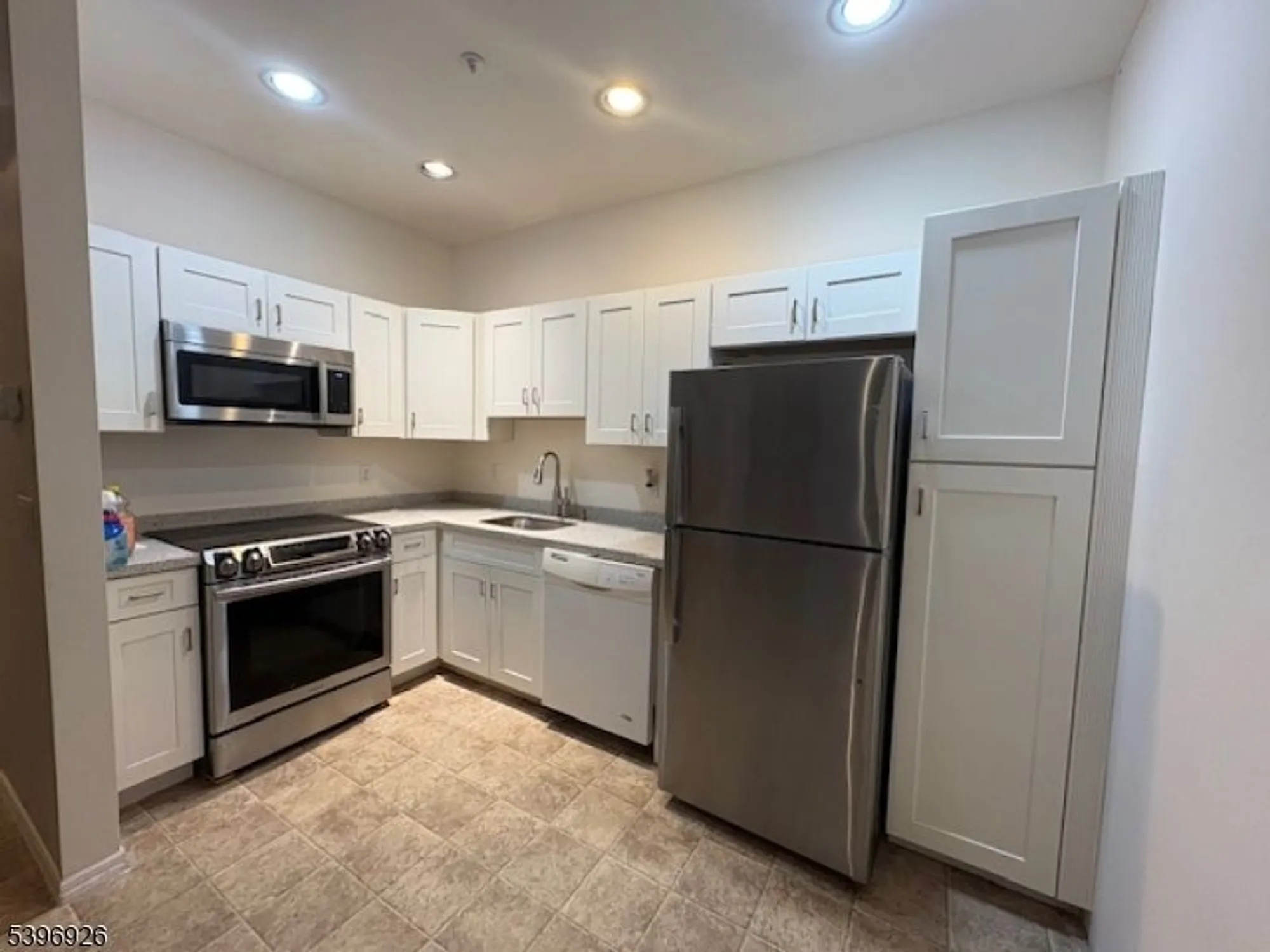 Property Slideshow image 1 of 23 | 6119 richmond rd # 119, West Milford, NJ, 07480