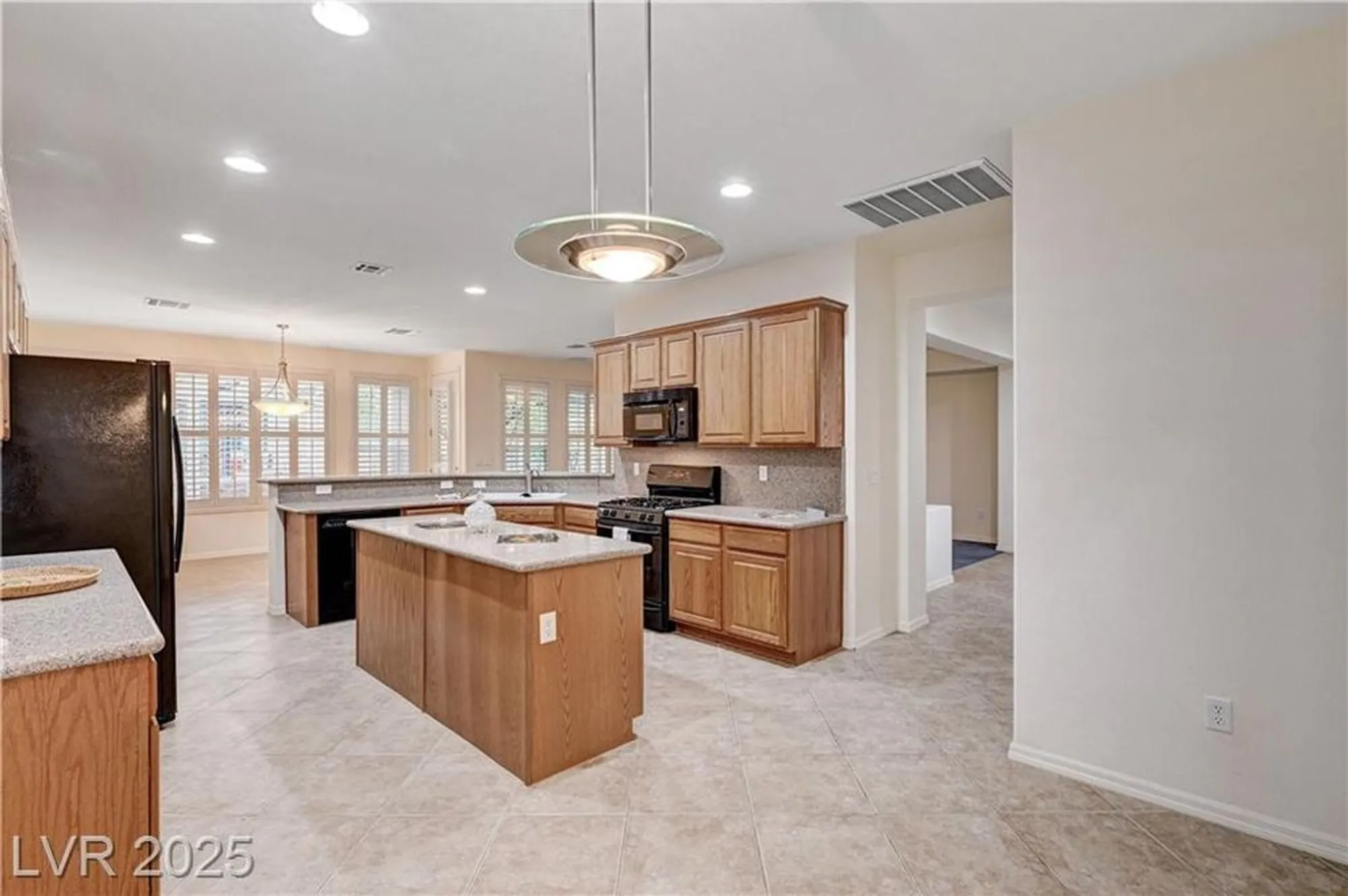 Property Slideshow image 11 of 96 | 10372 abisso dr, Las Vegas, NV, 89135