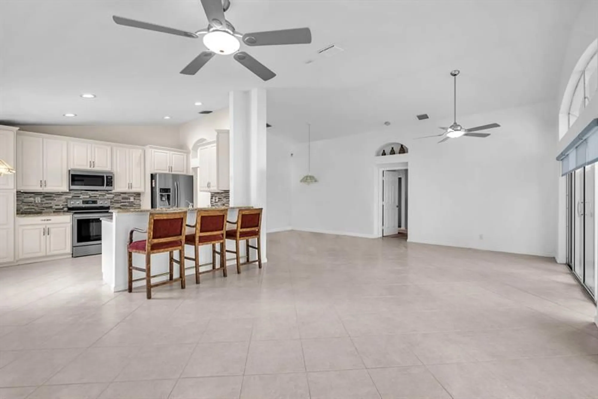 Property Slideshow image 10 of 57 | 5701 swaying palm ln, Boynton Beach, FL, 33437