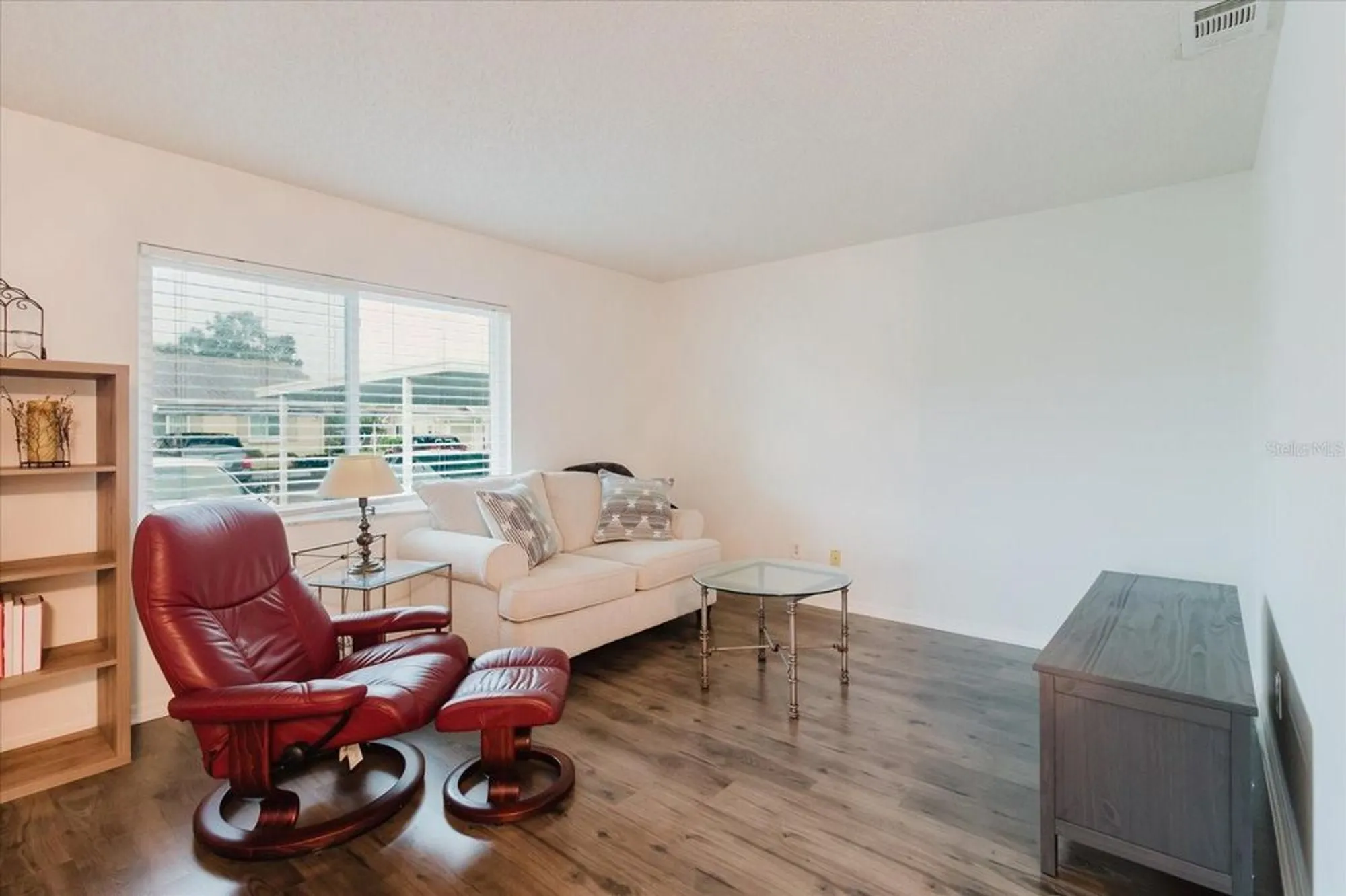 Property Slideshow image 8 of 63 | 2209 grenadier dr, Sun City Center, FL, 33573