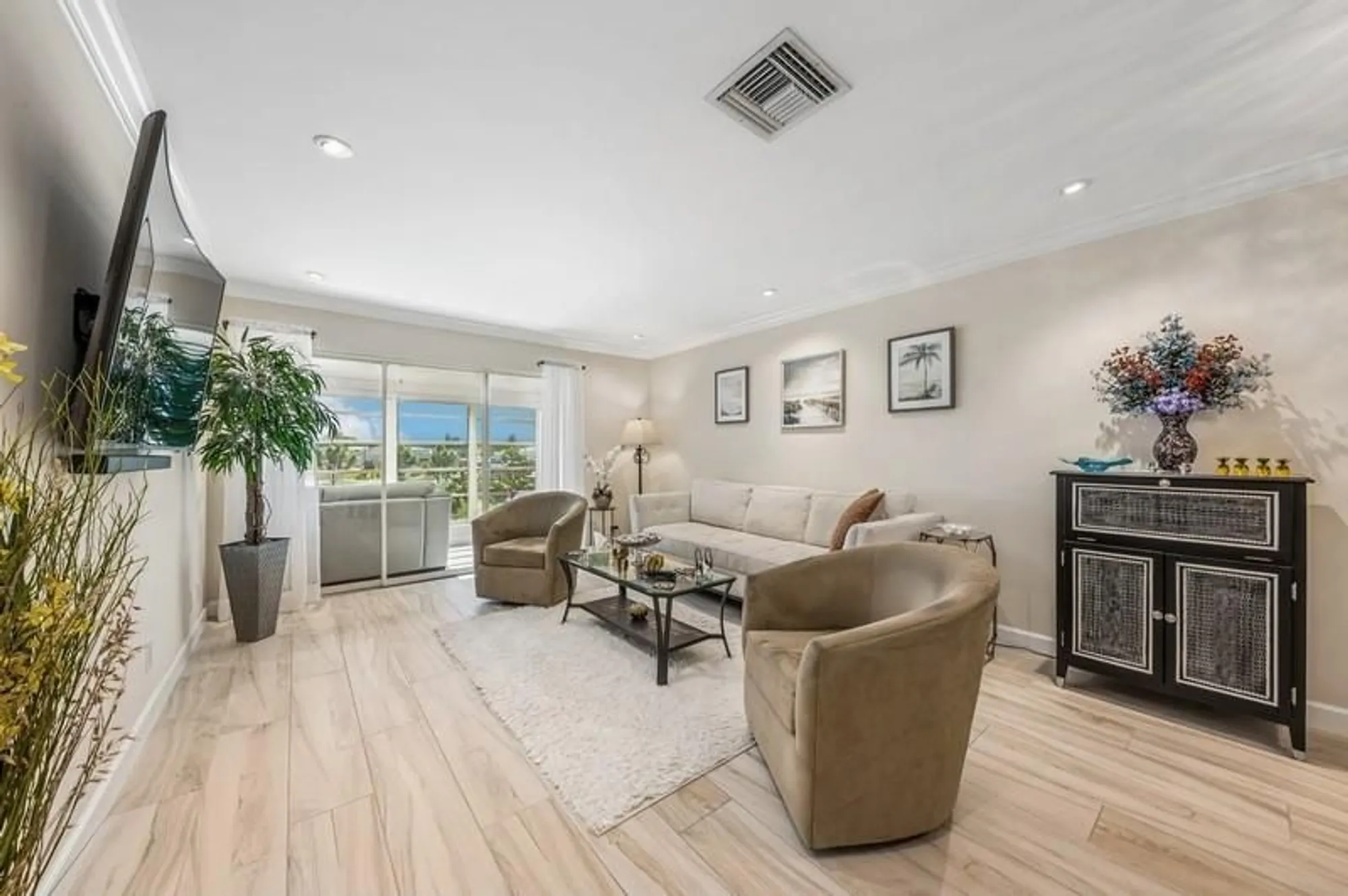 Property Slideshow image 8 of 20 | 13578 via flora e, Delray Beach, FL, 33484