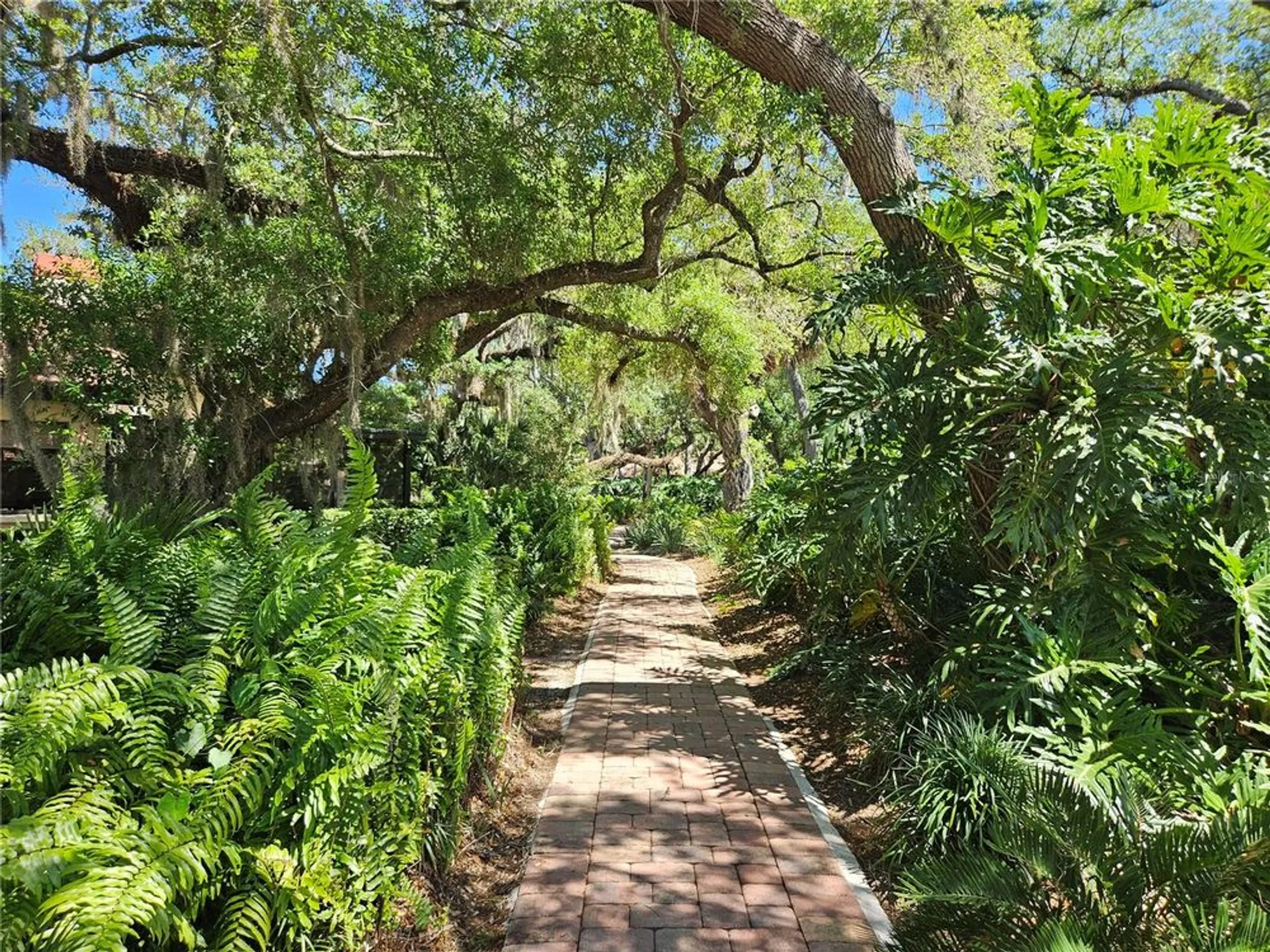Property Slideshow image 70 of 94 | 7254 oak moss dr 72, Sarasota, FL, 34241