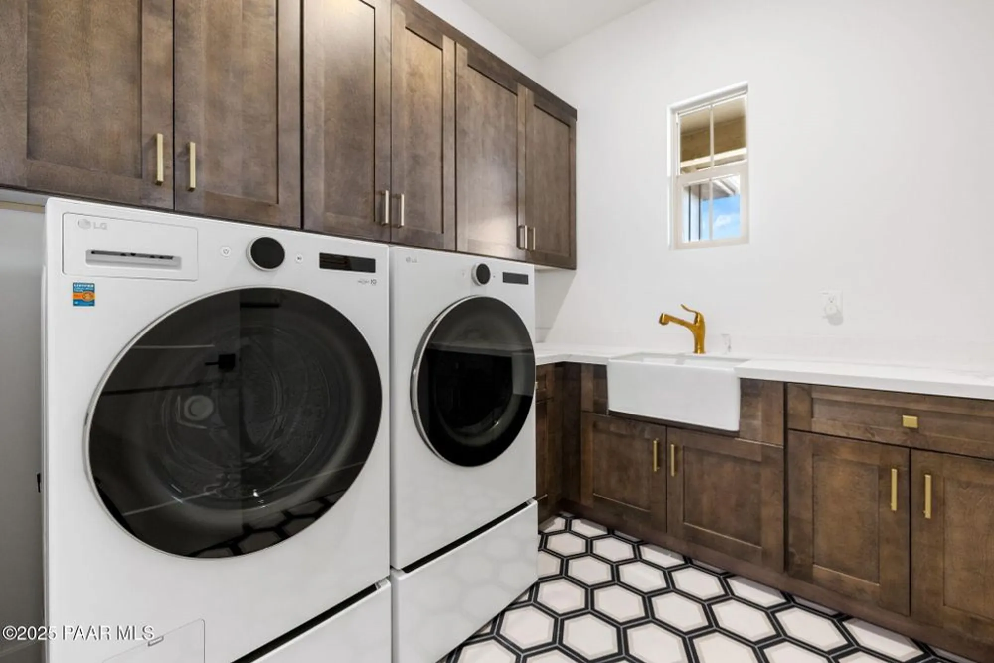 Property Slideshow image 33 of 43 | 1148 s lakeview dr, Prescott, AZ, 86301