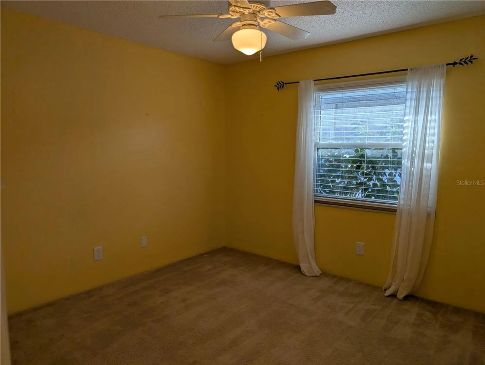 Property Slideshow image 8 of 16 | 4567 shoshone trl # 167, Sarasota, FL, 34233