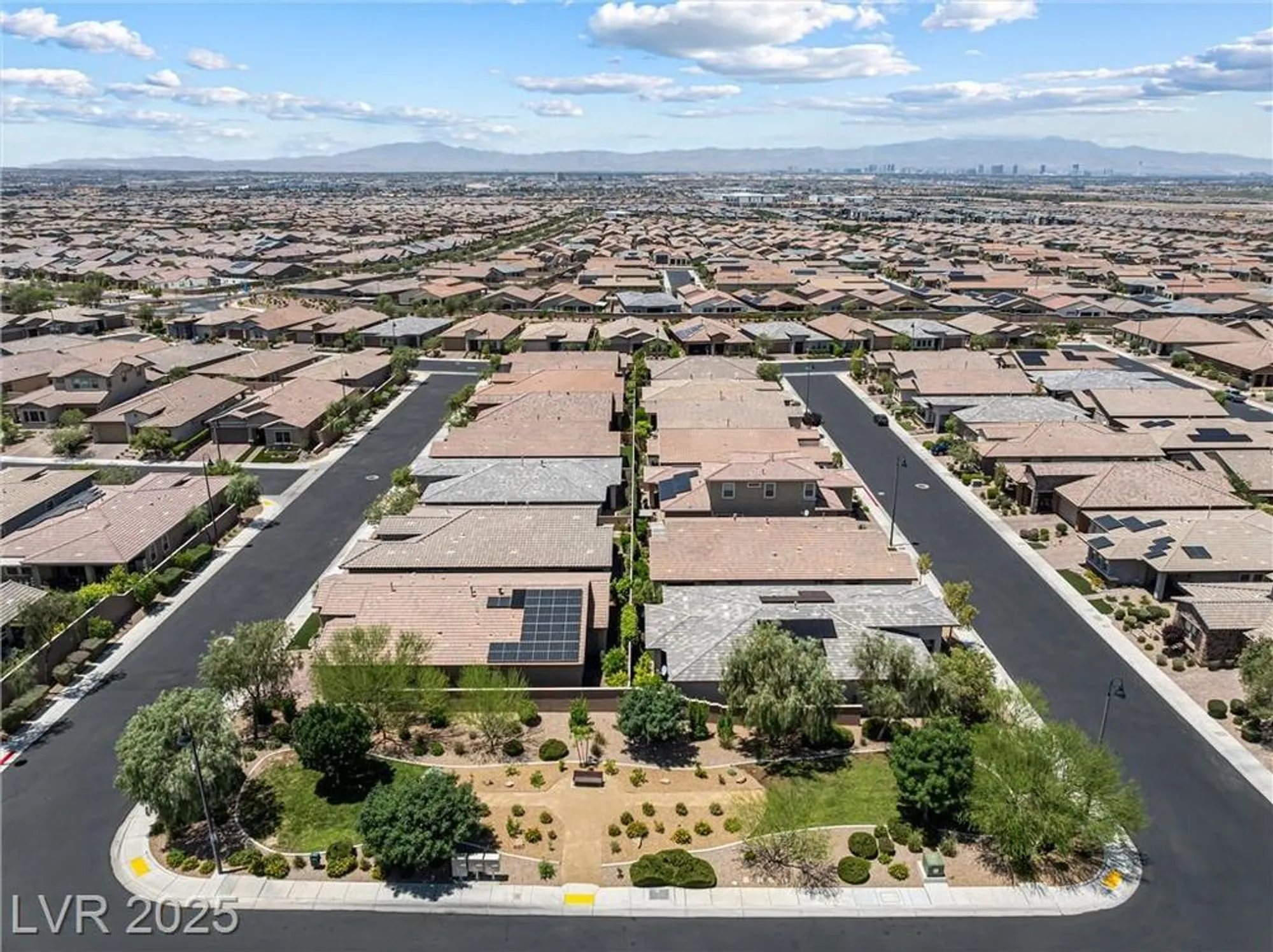 Property Slideshow image 3 of 50 | 417 honeybrush ave, Henderson, NV, 89011