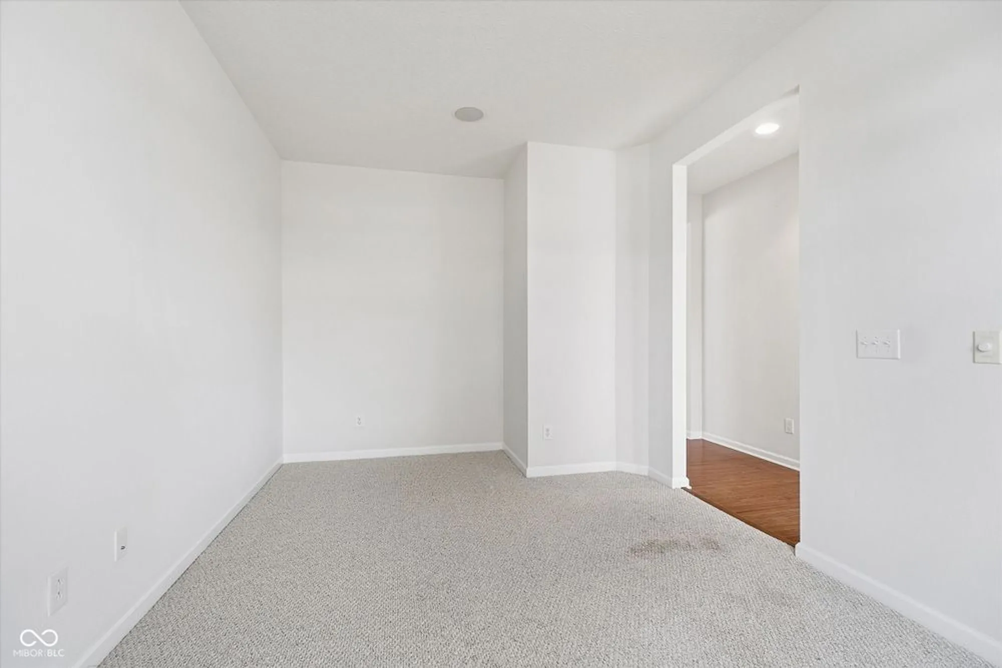 Property Slideshow image 25 of 42 | 12766 winery way, Fishers, IN, 46037