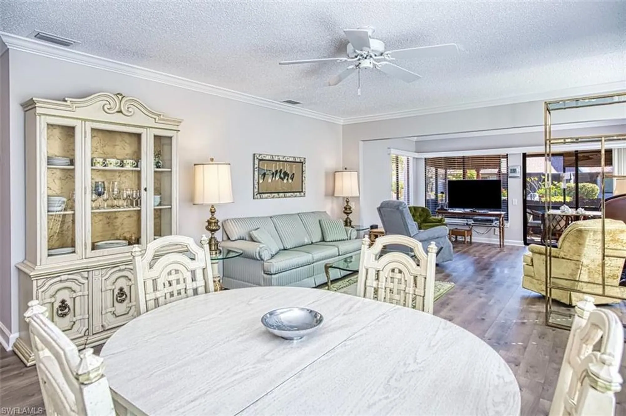 Property Slideshow image 7 of 50 | 1844 pine glade cir, Fort Myers, FL, 33907